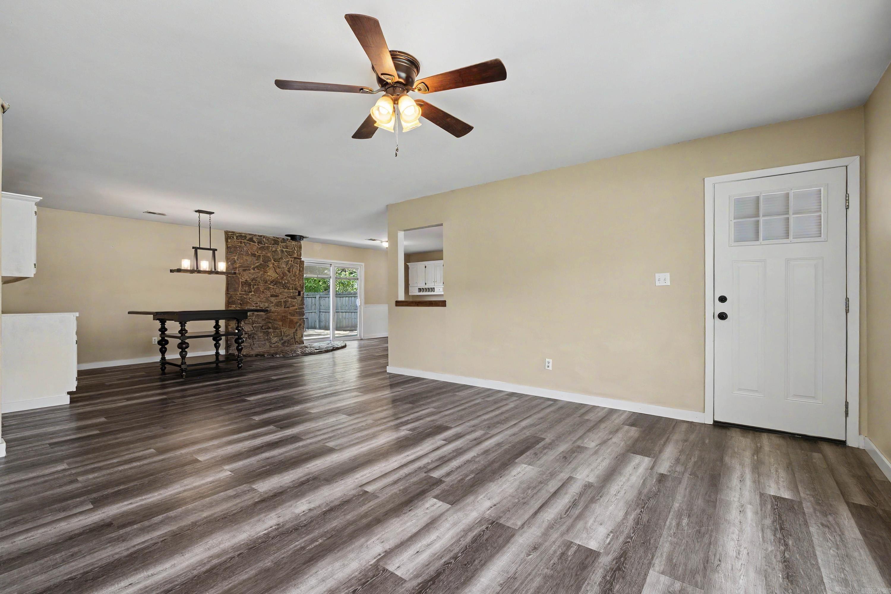 48 E Main  Greenbrier, AR