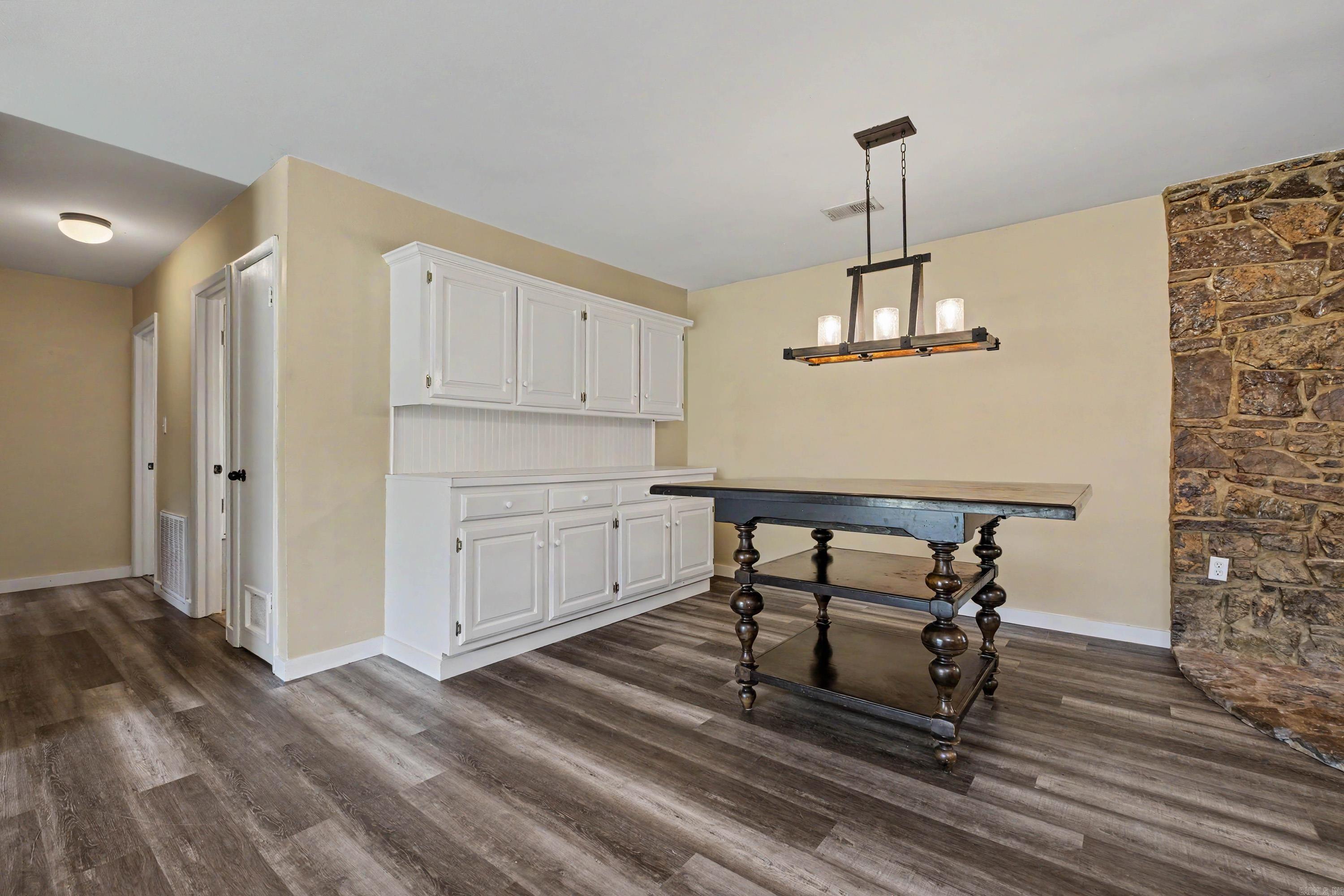 48 E Main  Greenbrier, AR