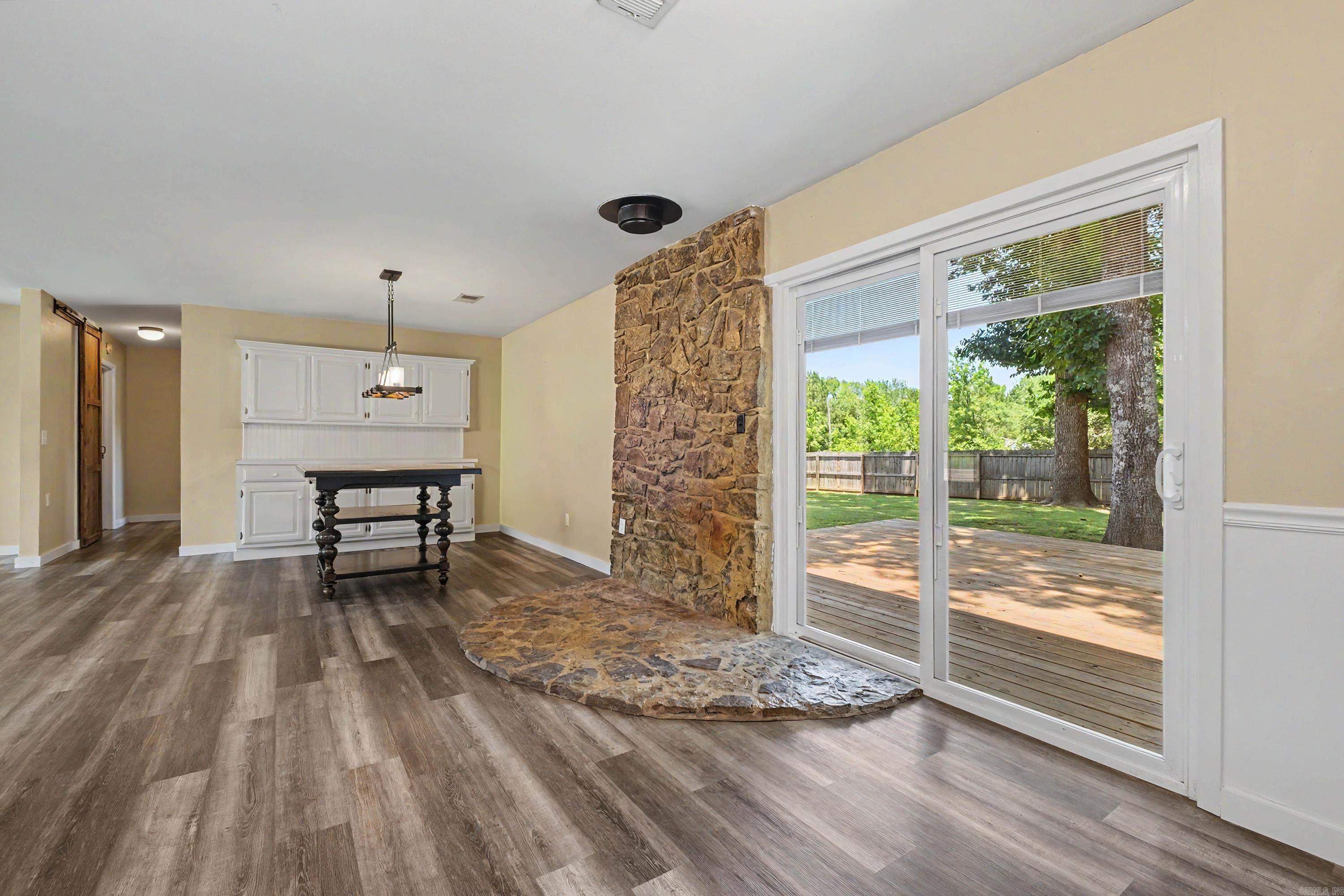 48 E Main  Greenbrier, AR