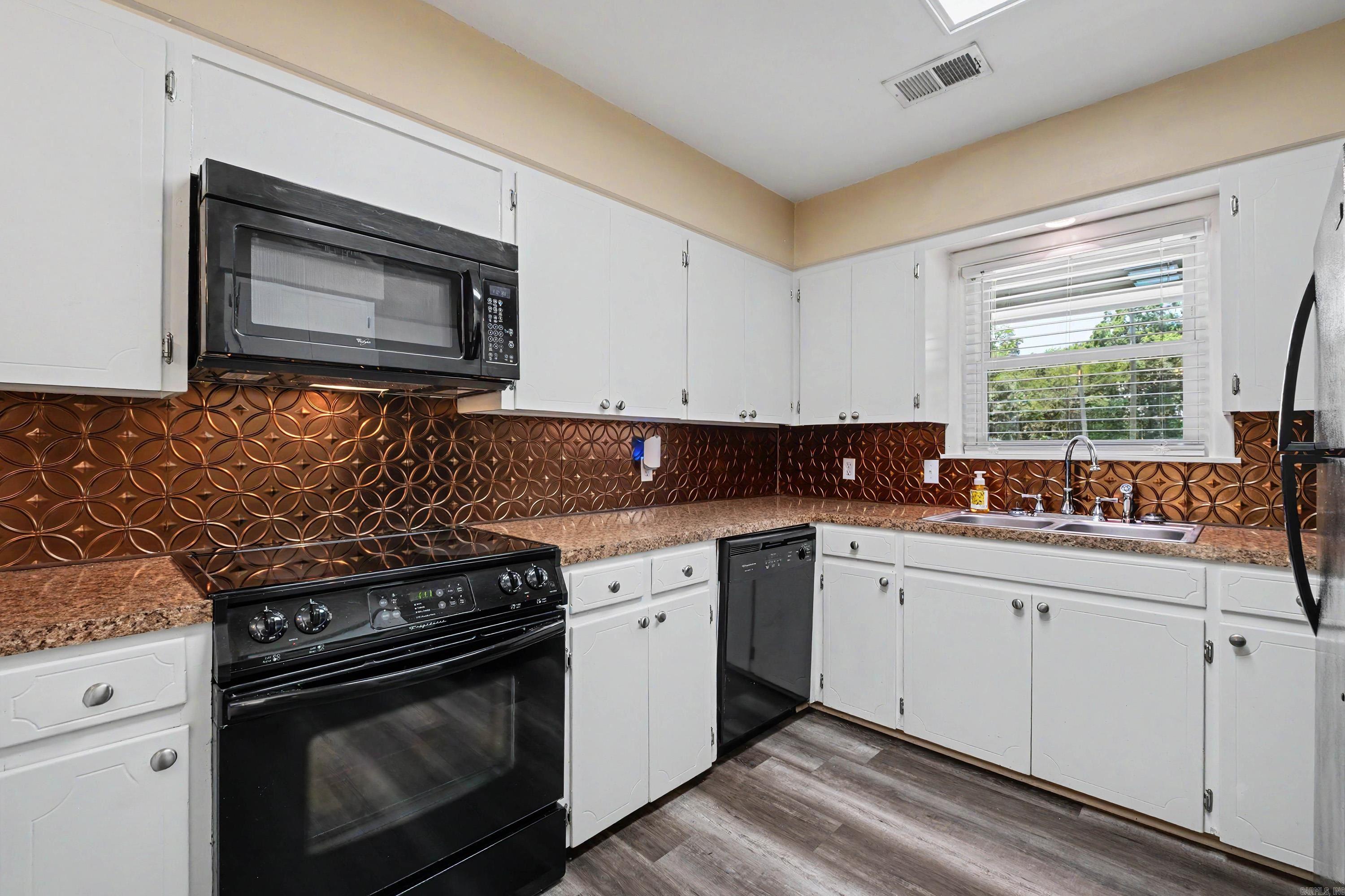 48 E Main  Greenbrier, AR
