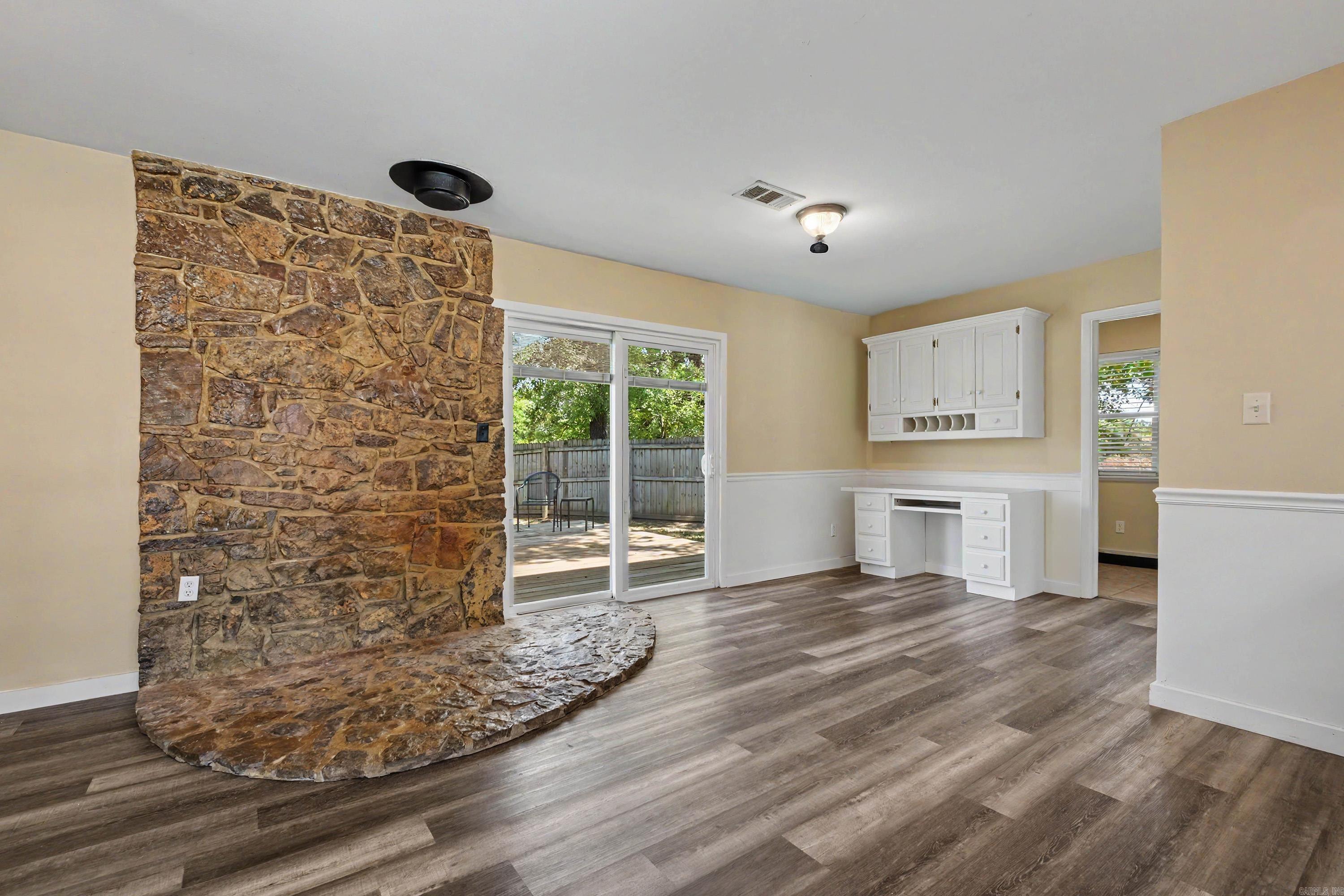 48 E Main  Greenbrier, AR