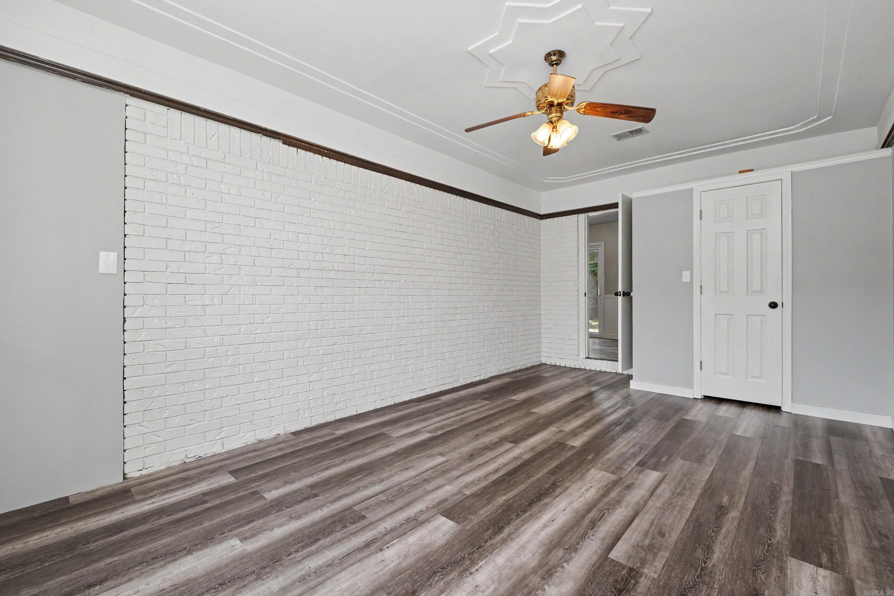 48 E Main  Greenbrier, AR