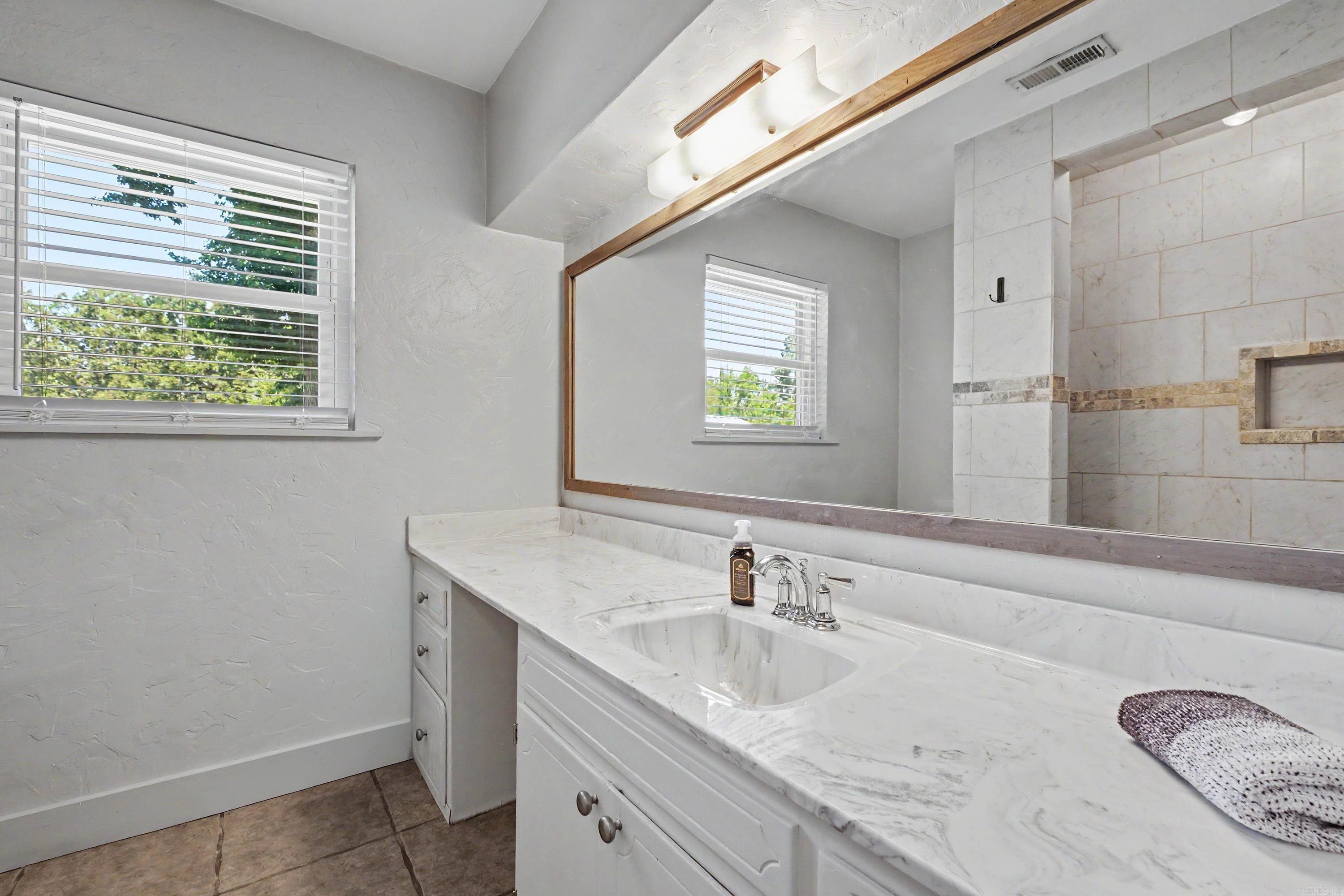 48 E Main  Greenbrier, AR
