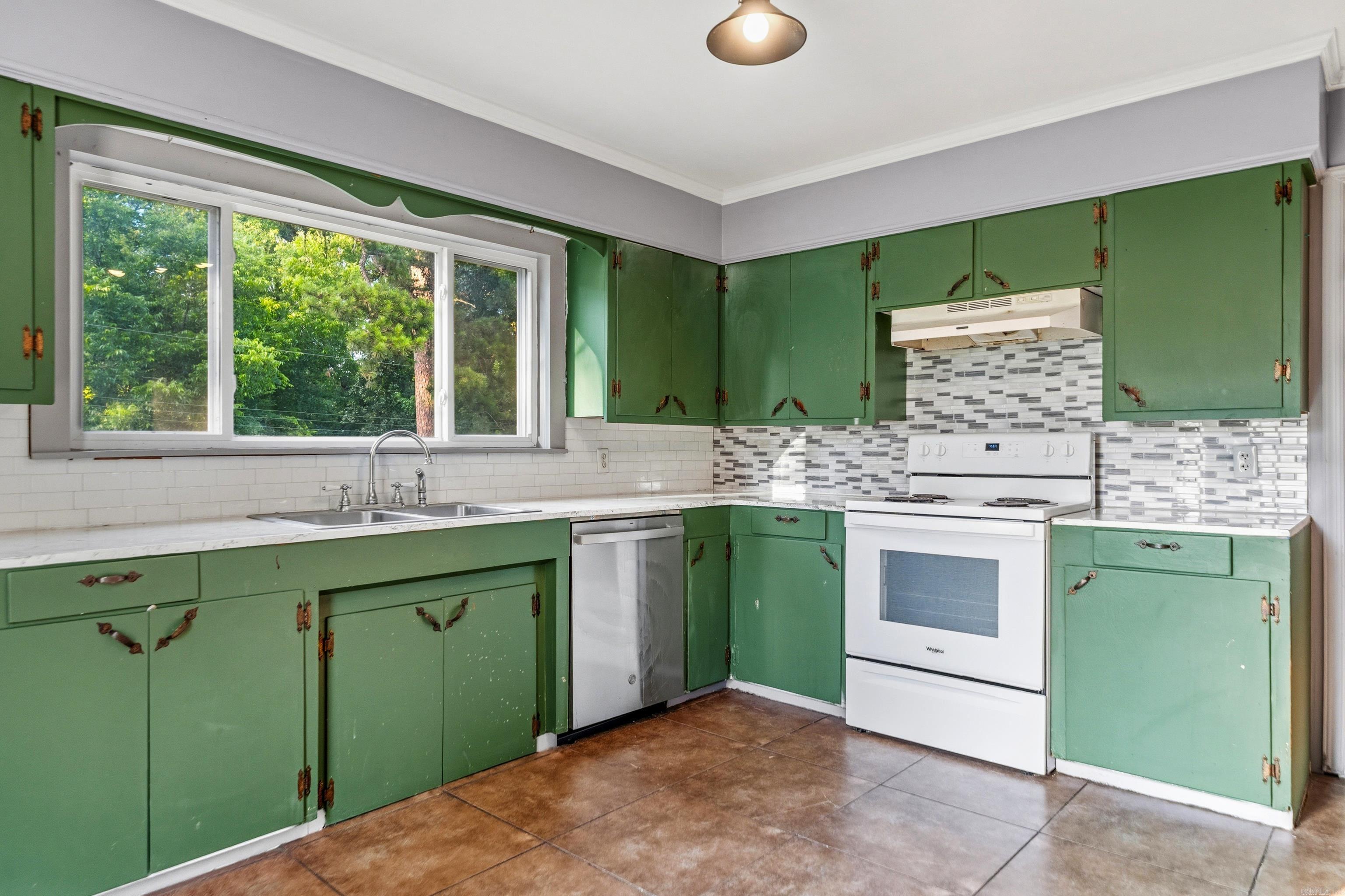 519 Hollywood  Hot Springs, AR