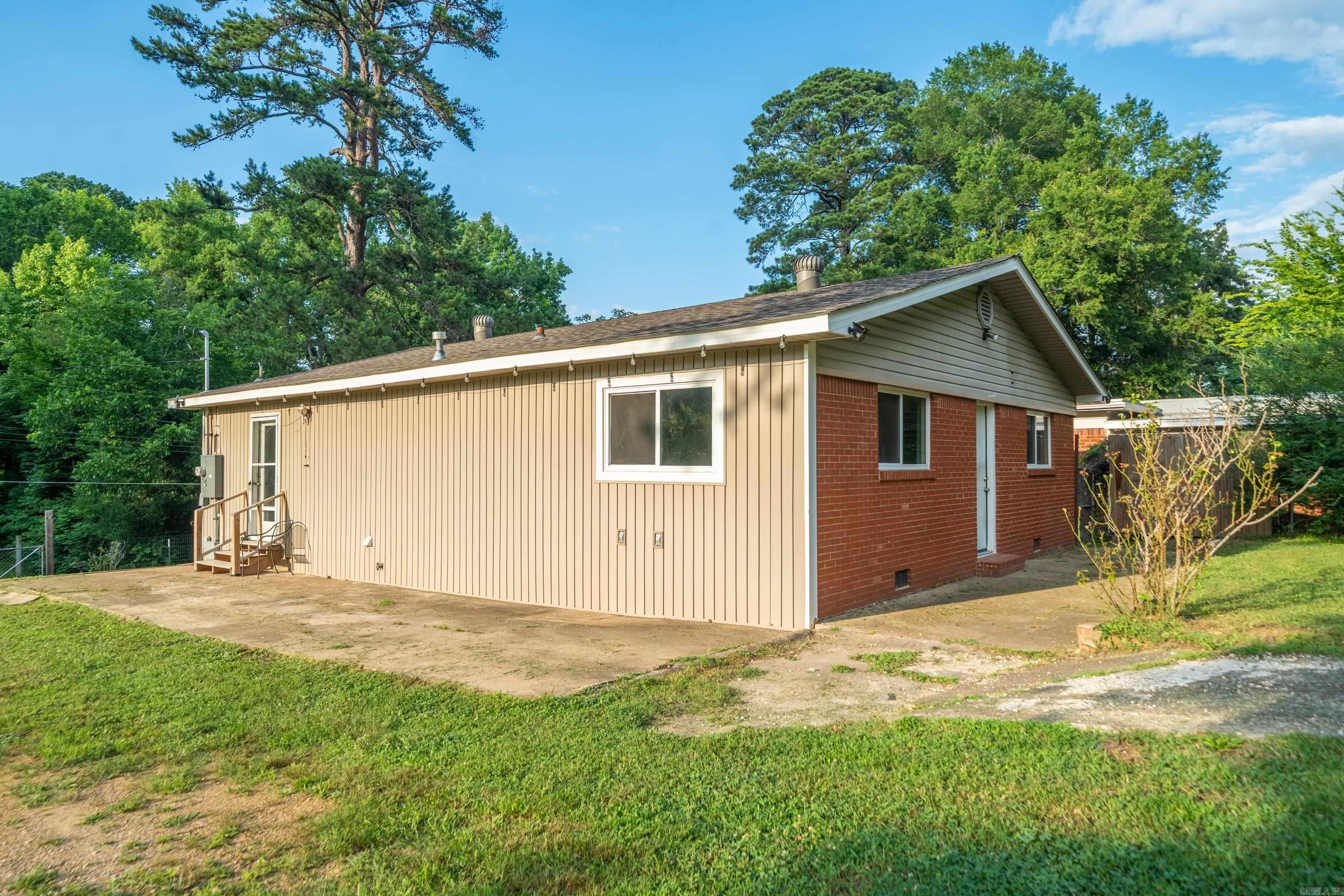 519 Hollywood  Hot Springs, AR