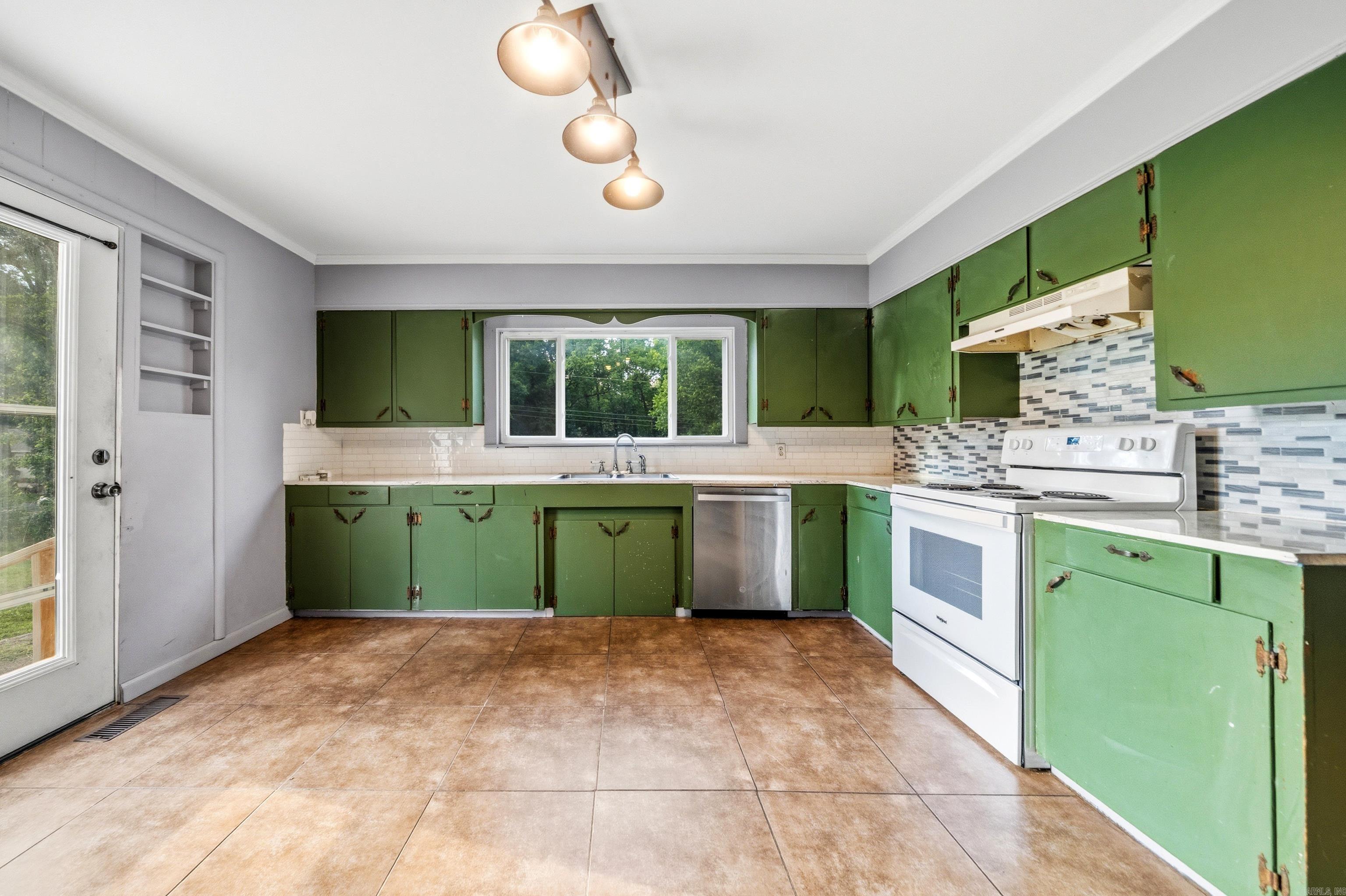 519 Hollywood  Hot Springs, AR