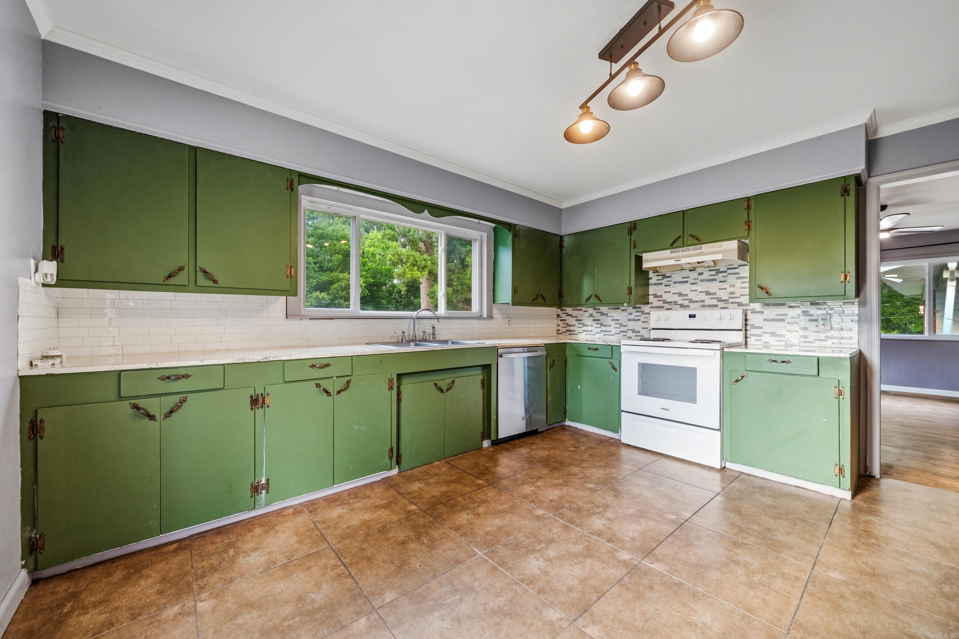 519 Hollywood  Hot Springs, AR