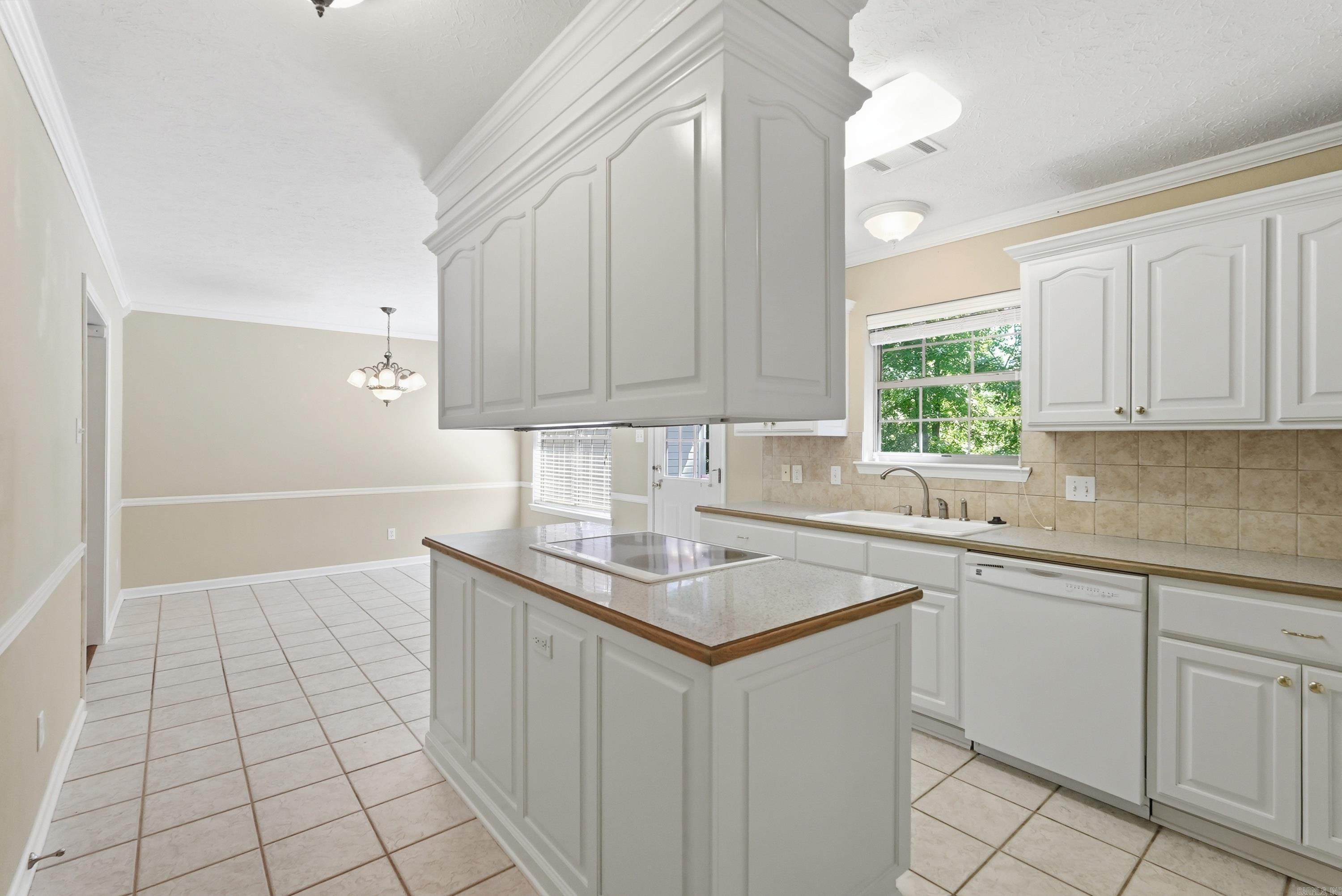 28 Hudson Bay  Maumelle, AR
