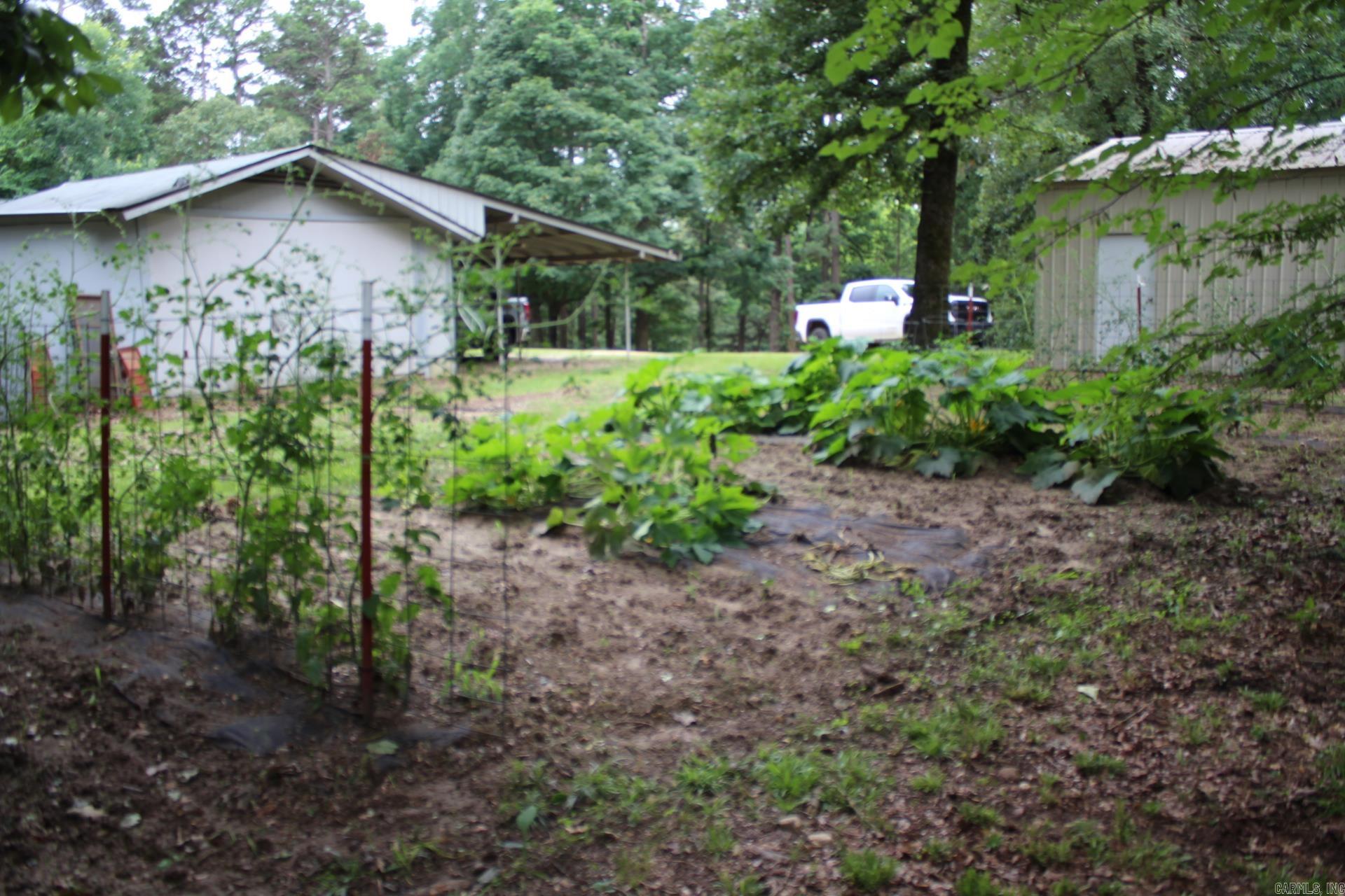 1924 Mt. Pleasant Dr.  Nashville, AR