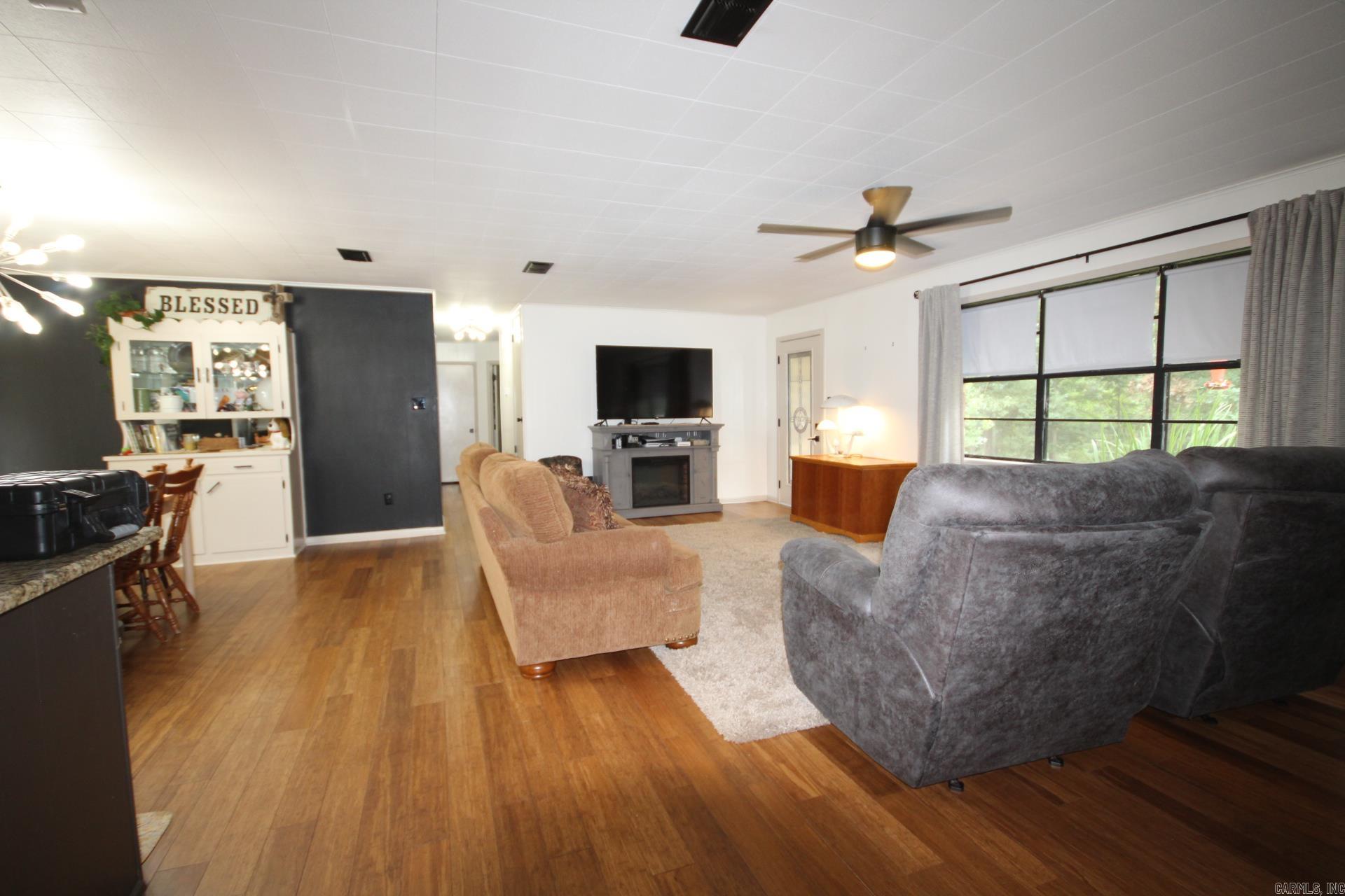 1924 Mt. Pleasant Dr.  Nashville, AR