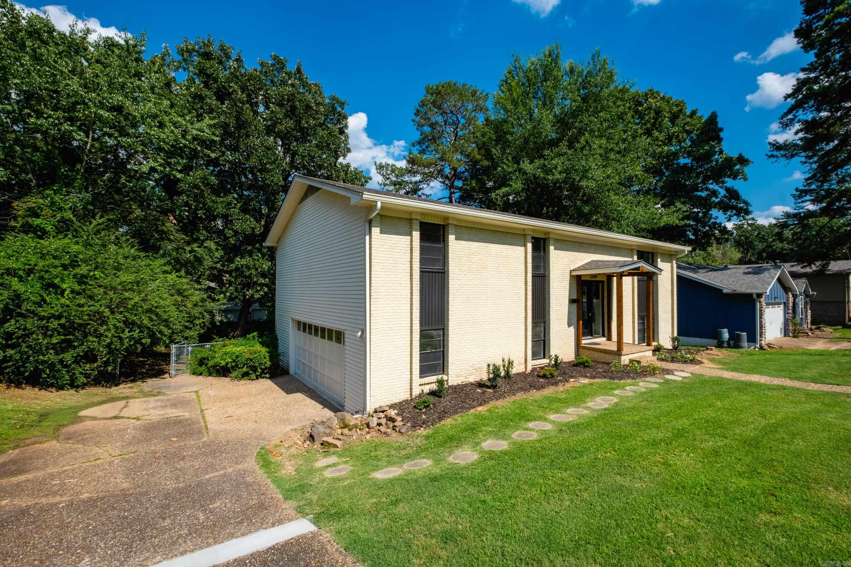 2209 Breckenridge  Little Rock, AR