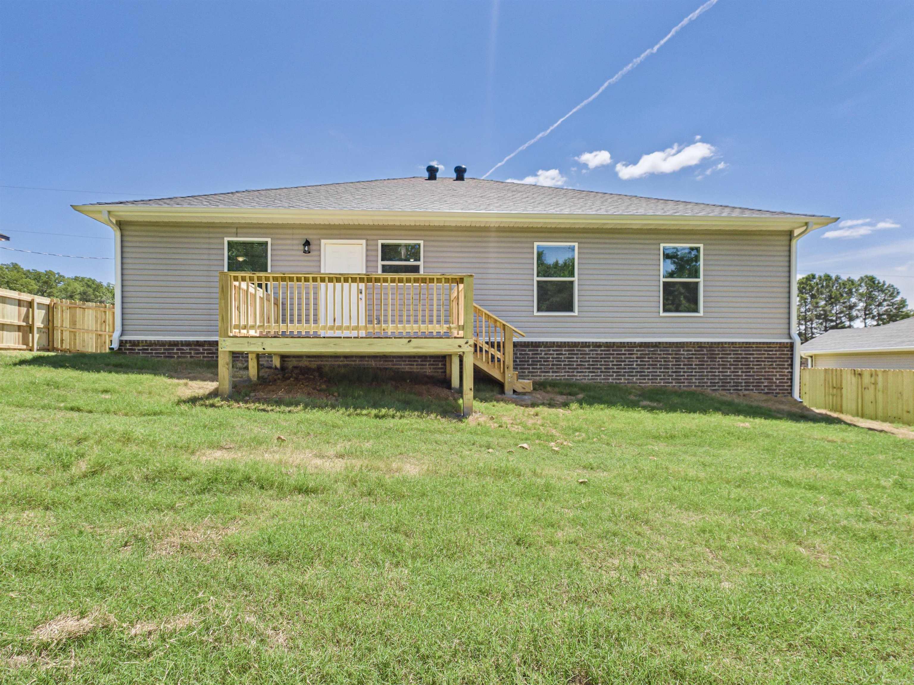 109 Coal Mountain Rd.  El Paso, AR