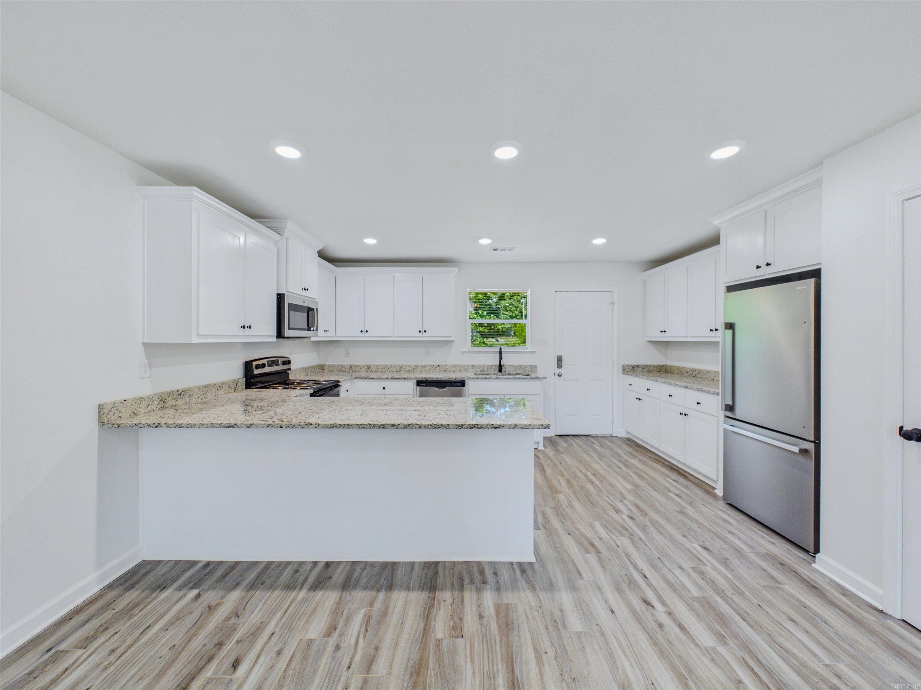 109 Coal Mountain Rd.  El Paso, AR