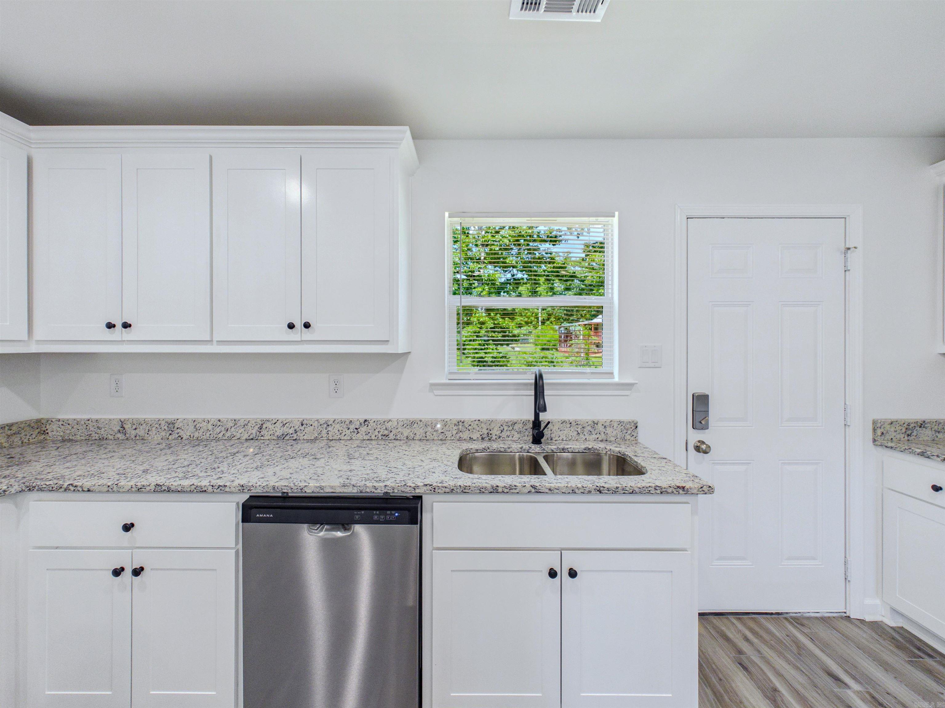 109 Coal Mountain Rd.  El Paso, AR