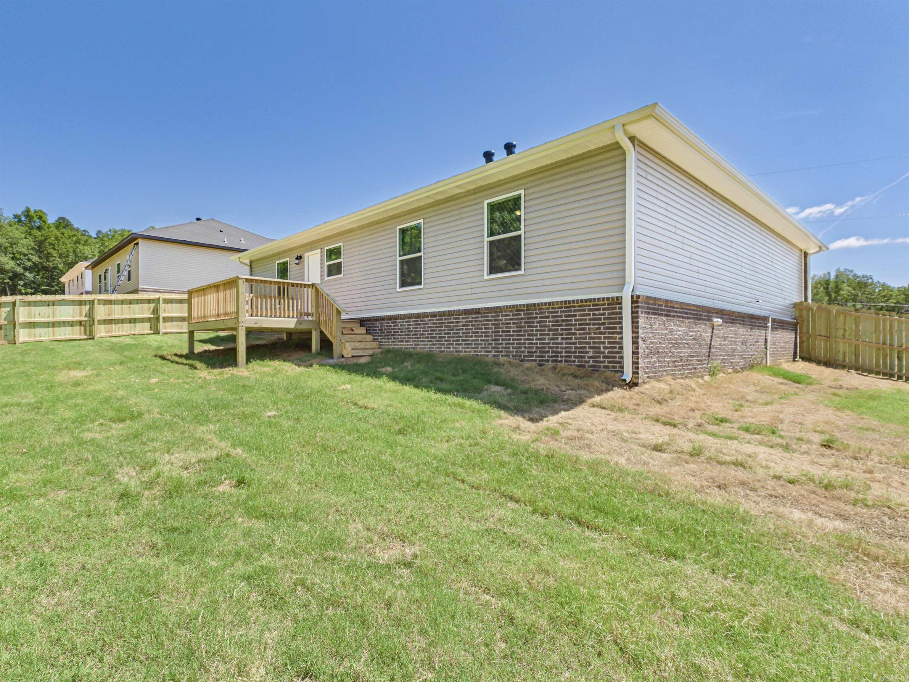 109 Coal Mountain Rd.  El Paso, AR