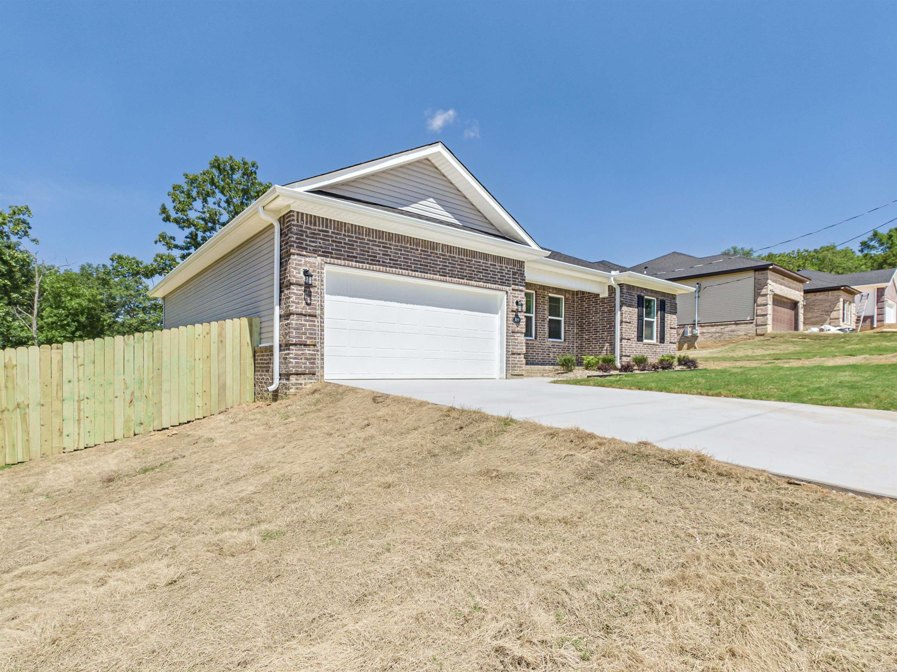 109 Coal Mountain Rd.  El Paso, AR