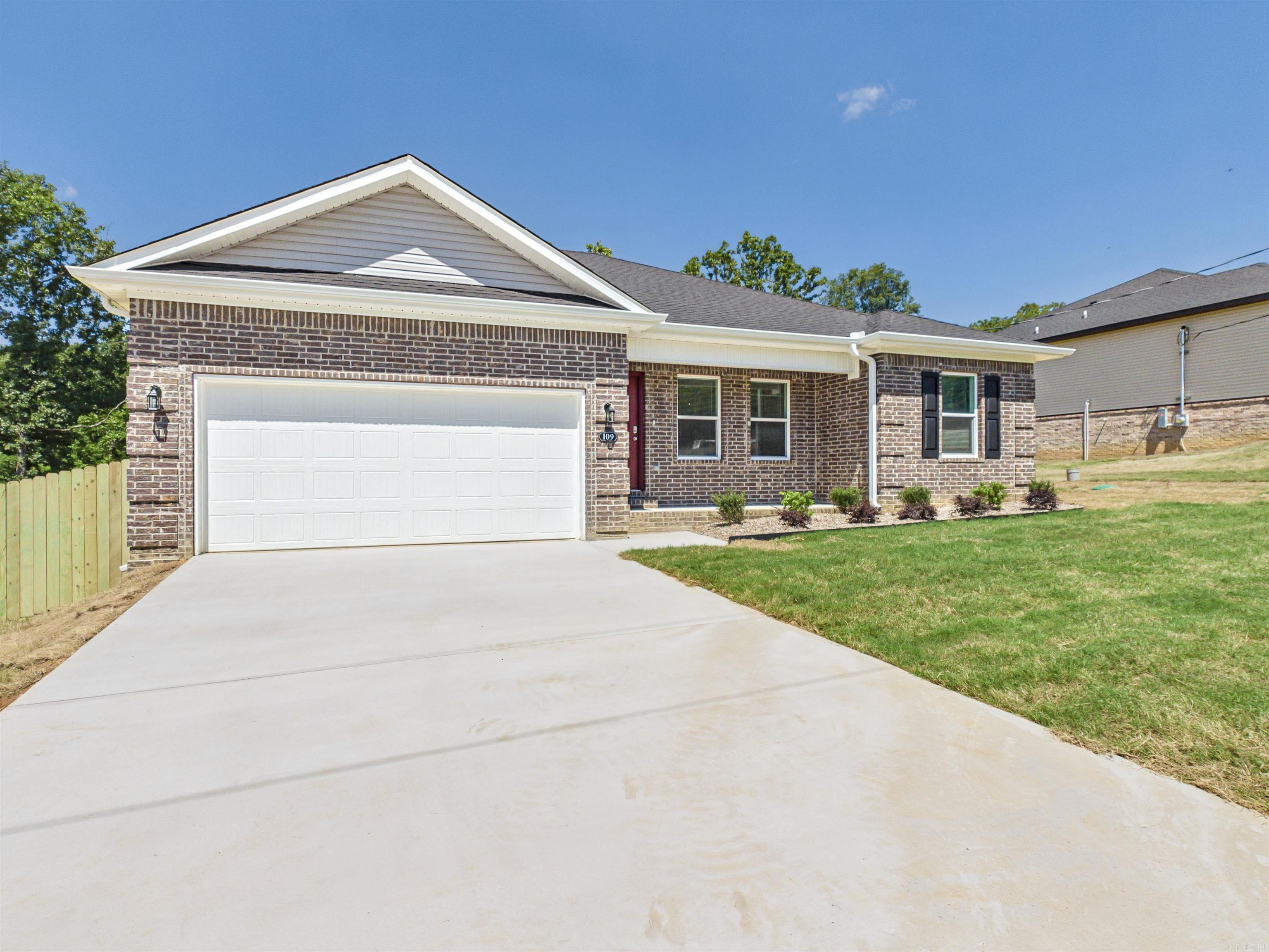 109 Coal Mountain Rd.  El Paso, AR