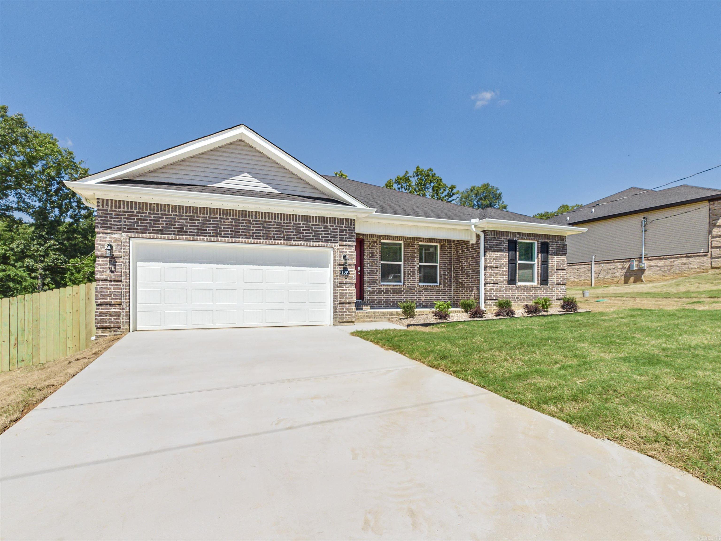 109 Coal Mountain Rd.  El Paso, AR