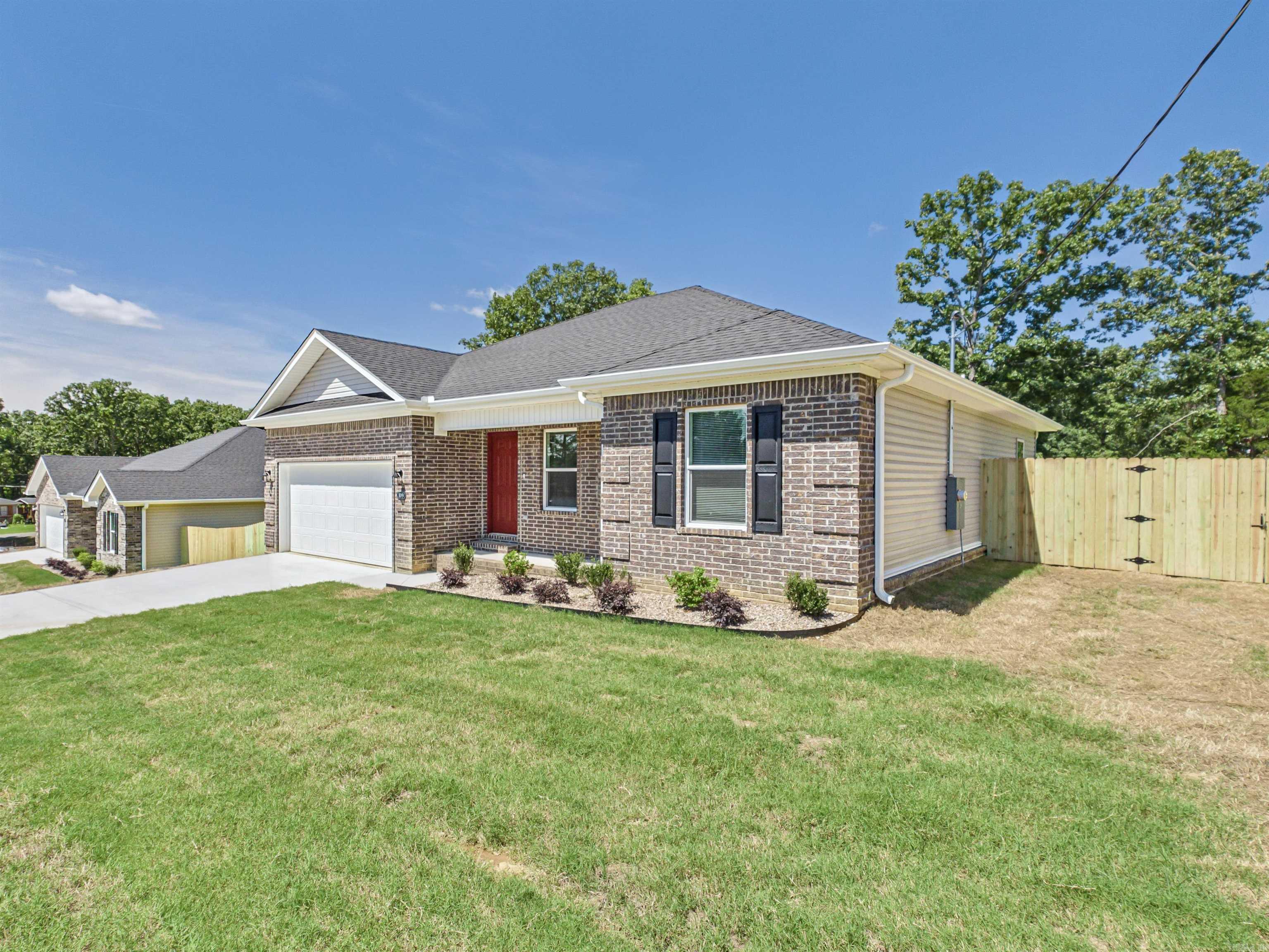 109 Coal Mountain Rd.  El Paso, AR