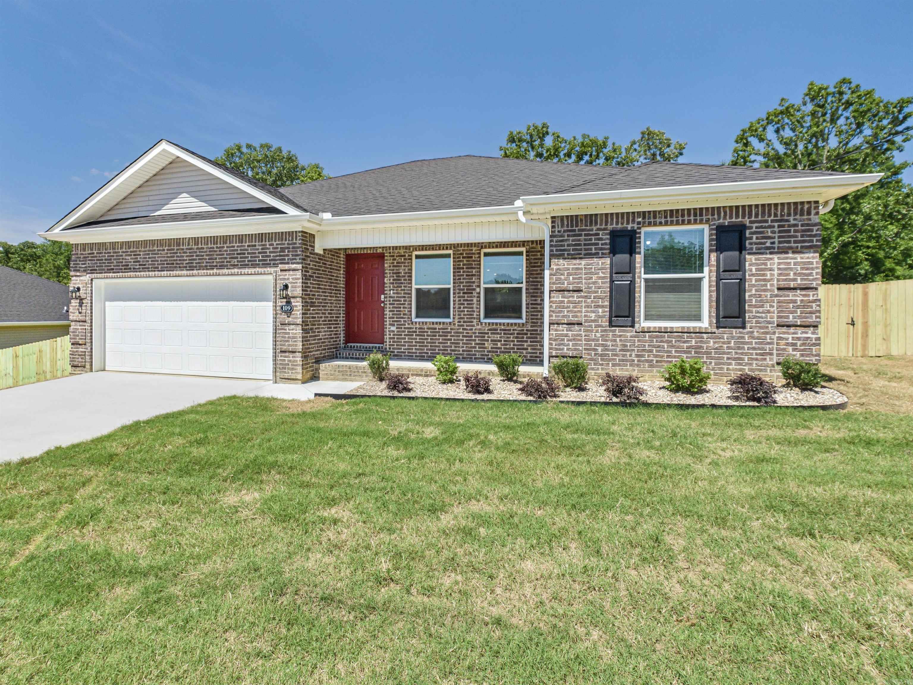 109 Coal Mountain Rd.  El Paso, AR