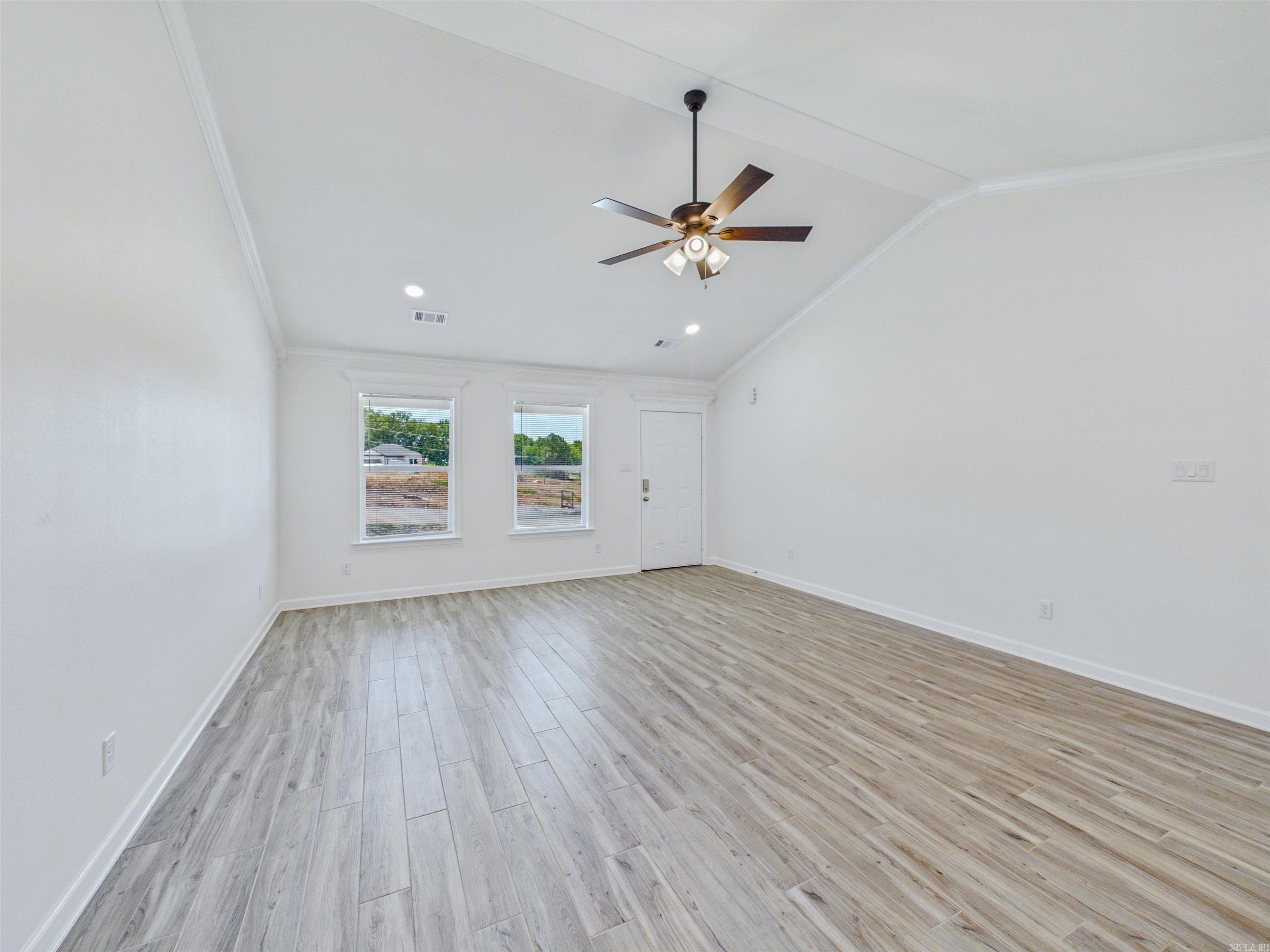 109 Coal Mountain Rd.  El Paso, AR