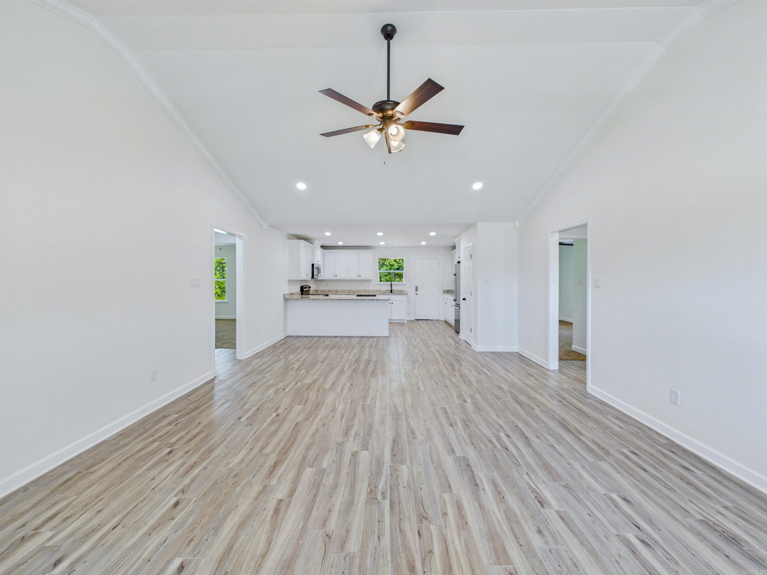 109 Coal Mountain Rd.  El Paso, AR