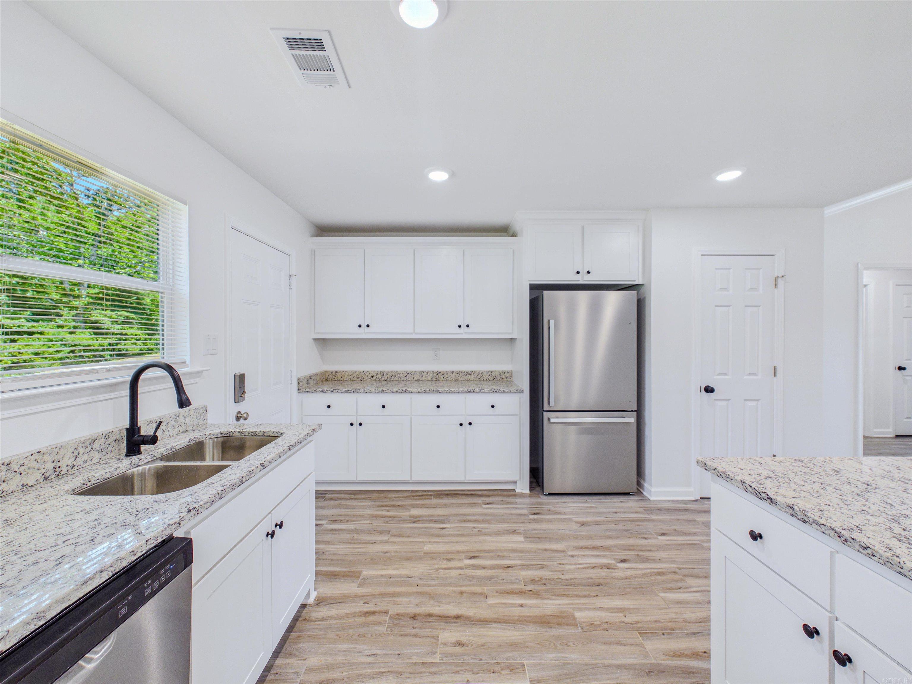 109 Coal Mountain Rd.  El Paso, AR