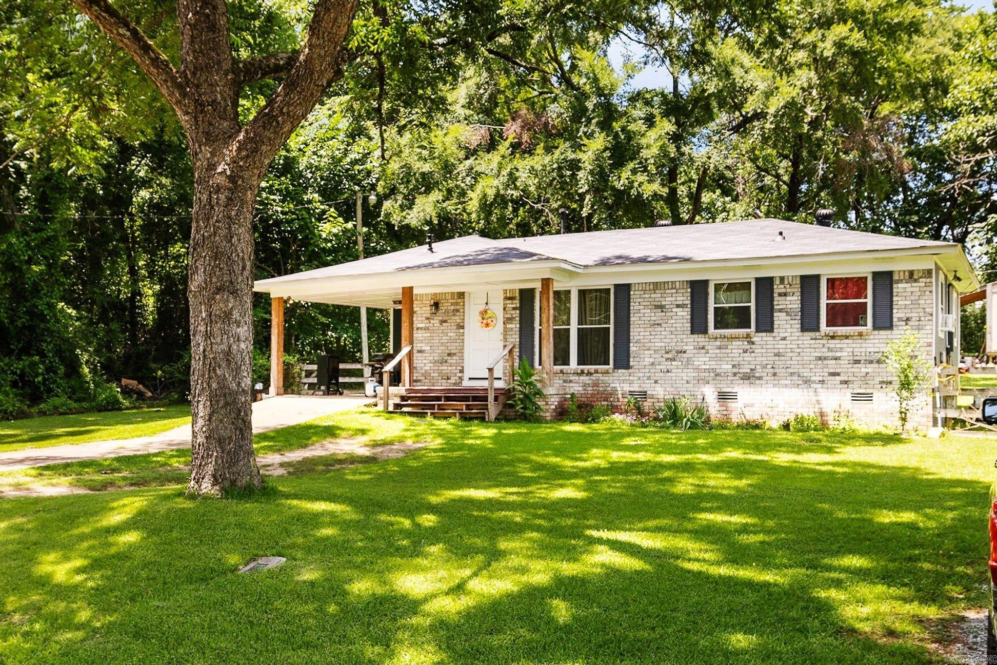 2832 Lakeside  Benton, AR