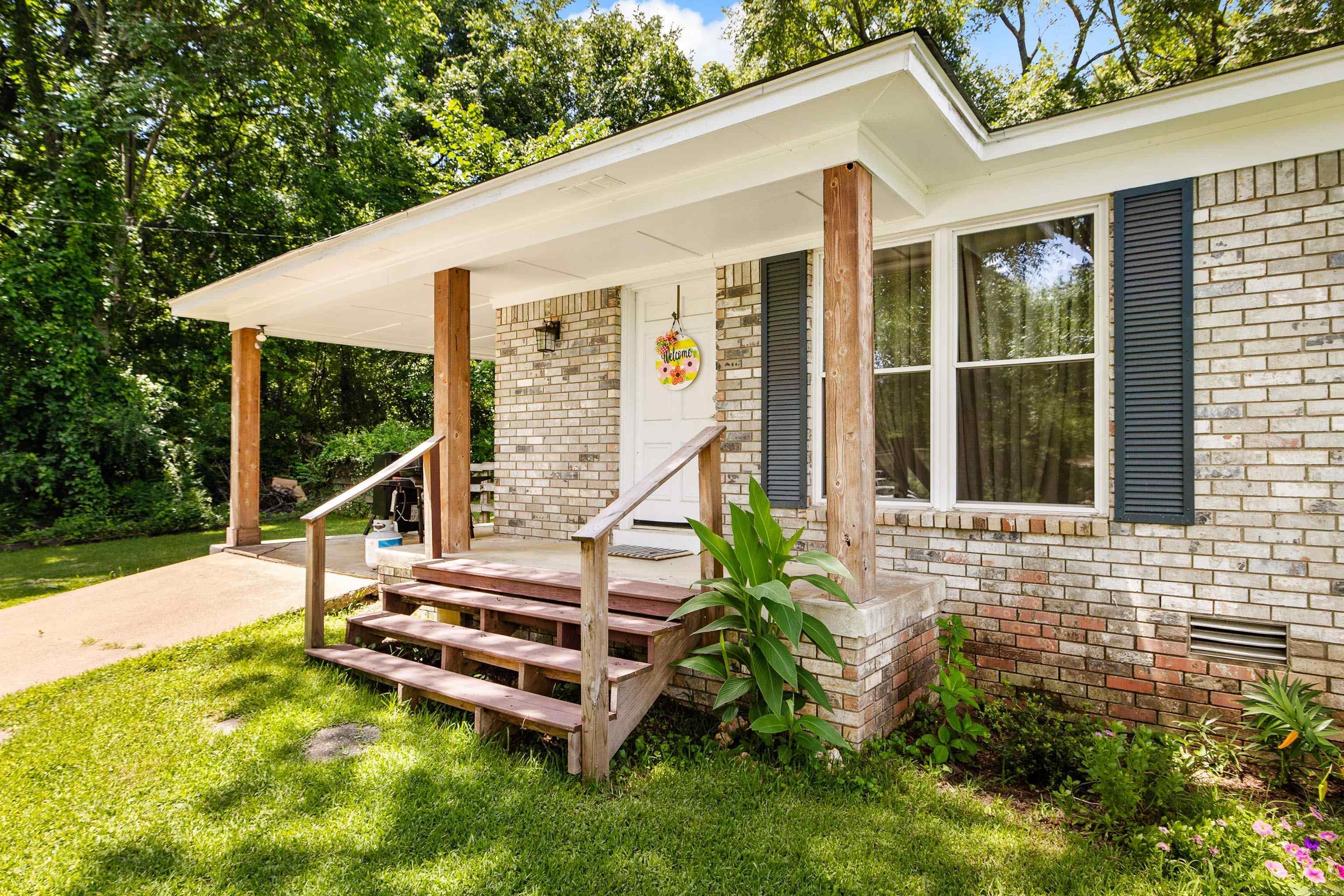 2832 Lakeside  Benton, AR