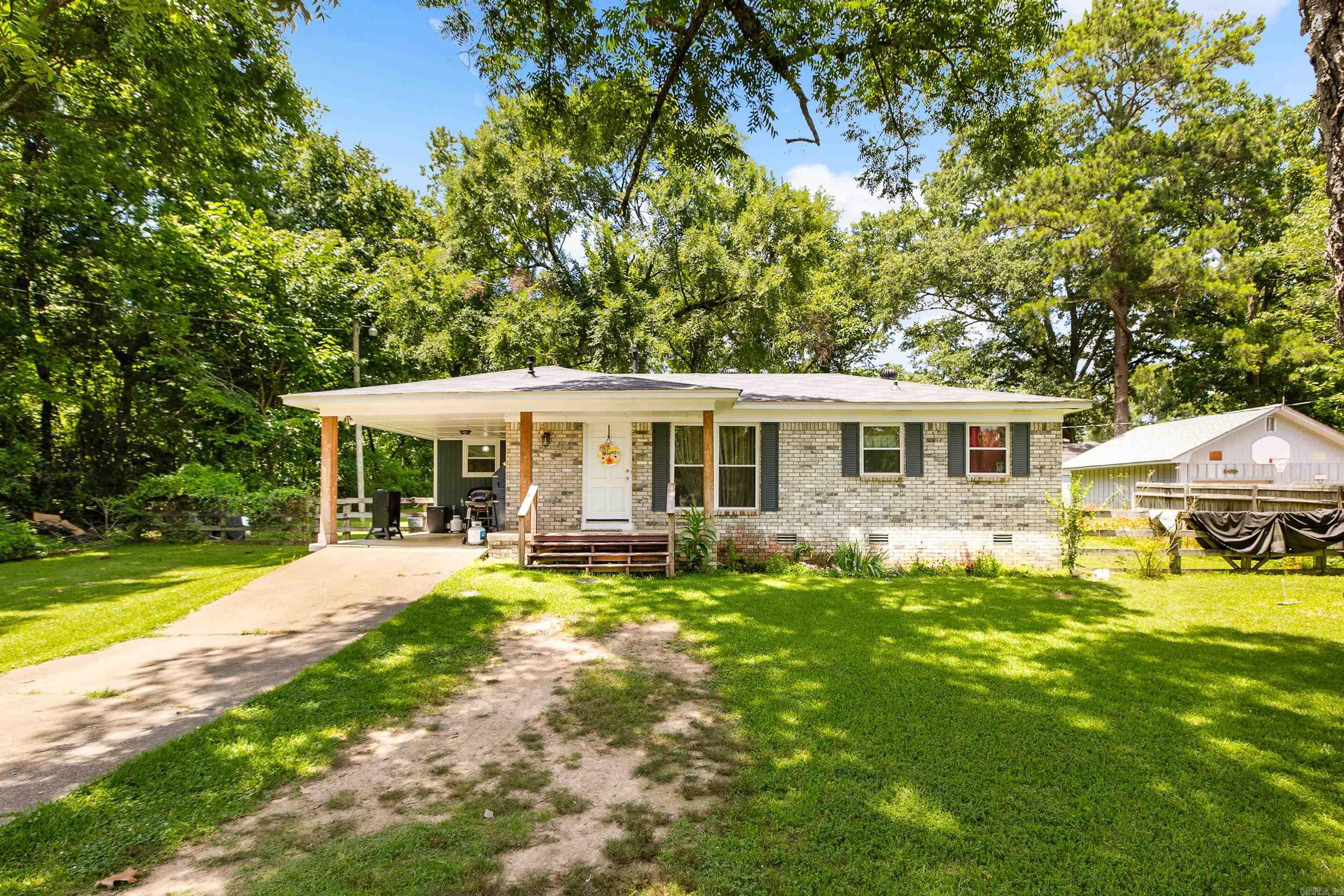 2832 Lakeside  Benton, AR