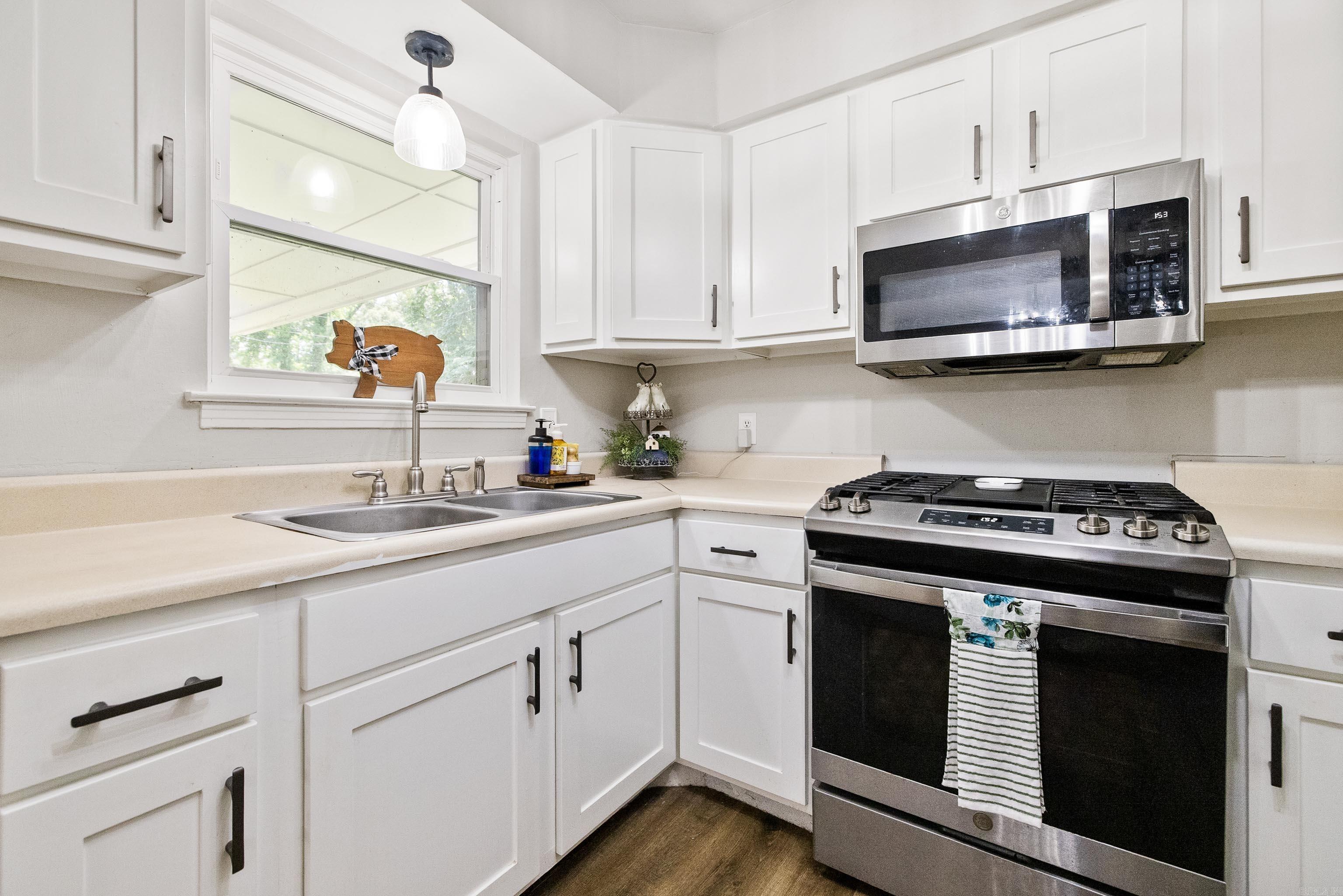 2832 Lakeside  Benton, AR