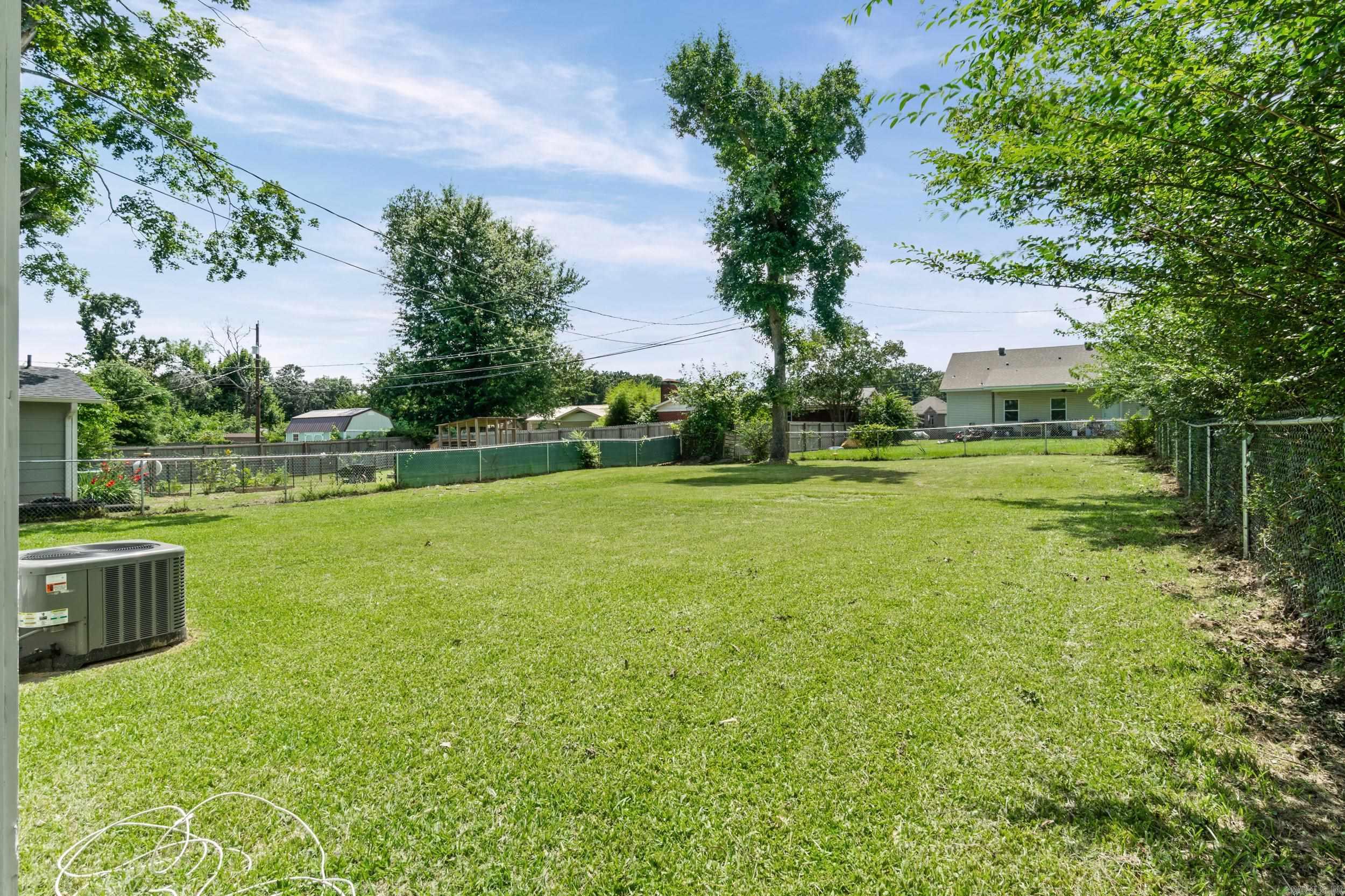 8205 N Claremont  Sherwood, AR
