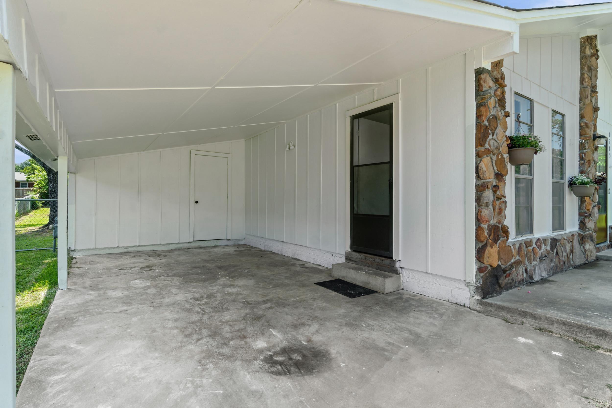 8205 N Claremont  Sherwood, AR
