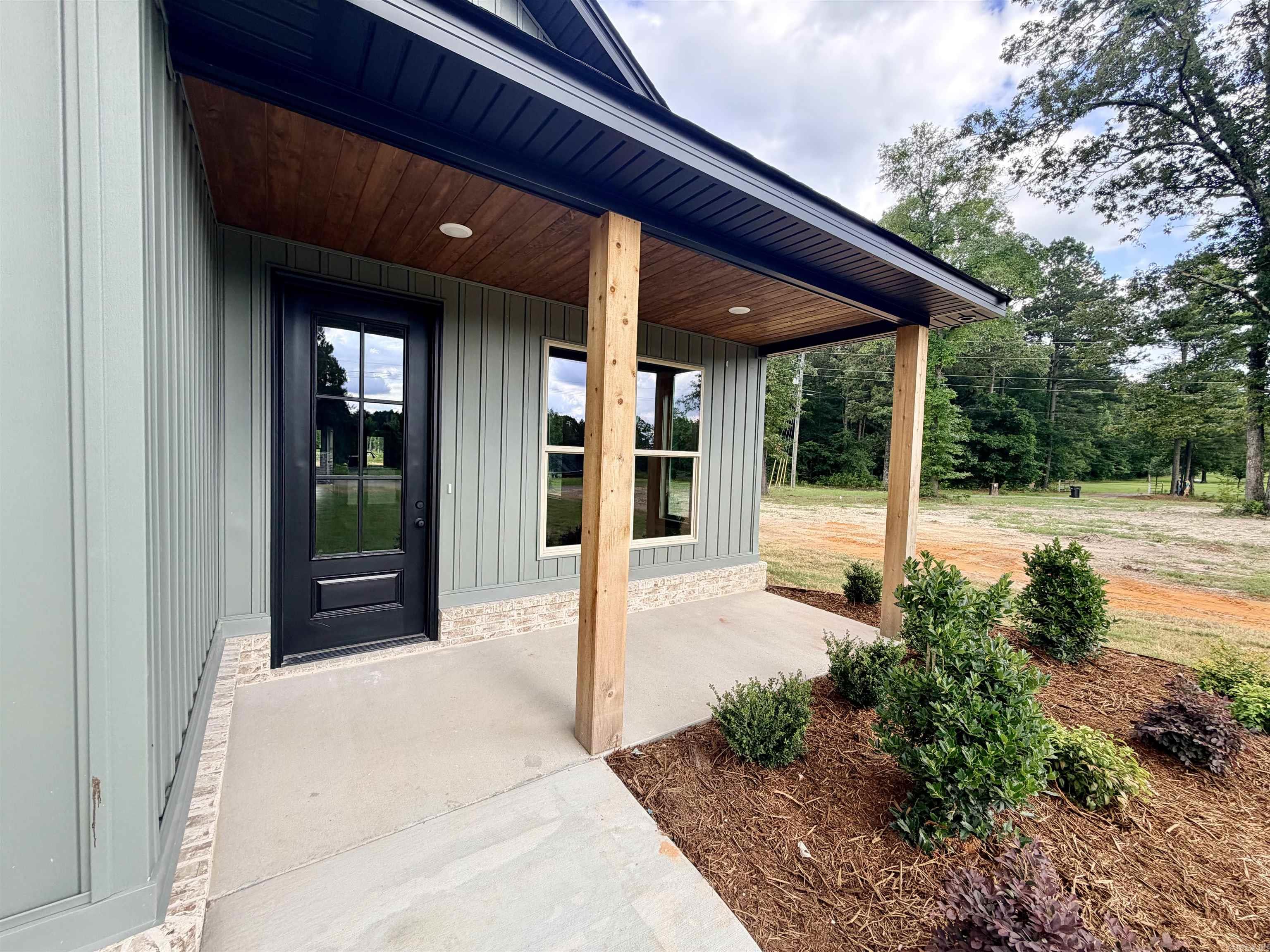 6812 N Detonti  Bauxite, AR