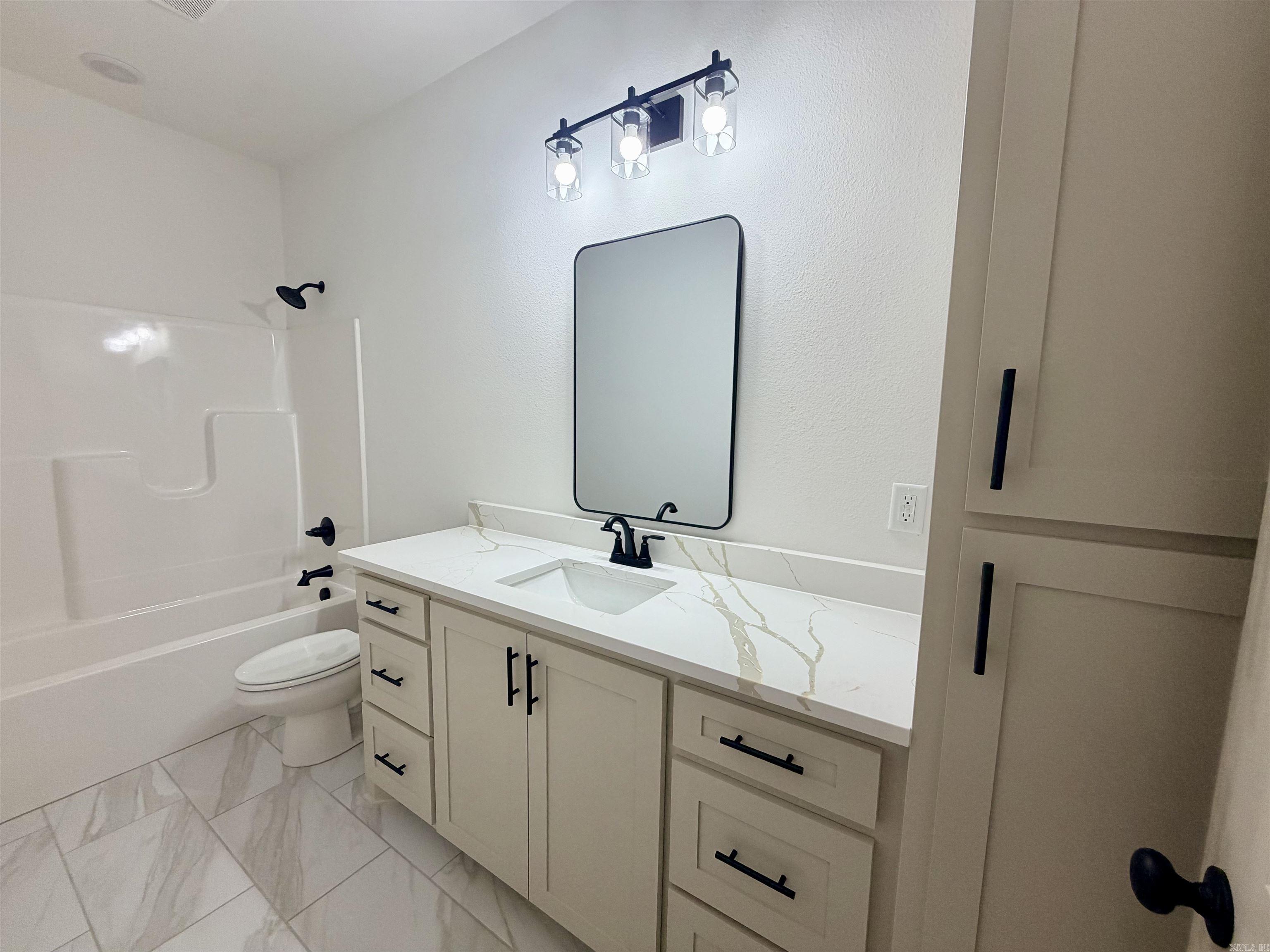 6812 N Detonti  Bauxite, AR