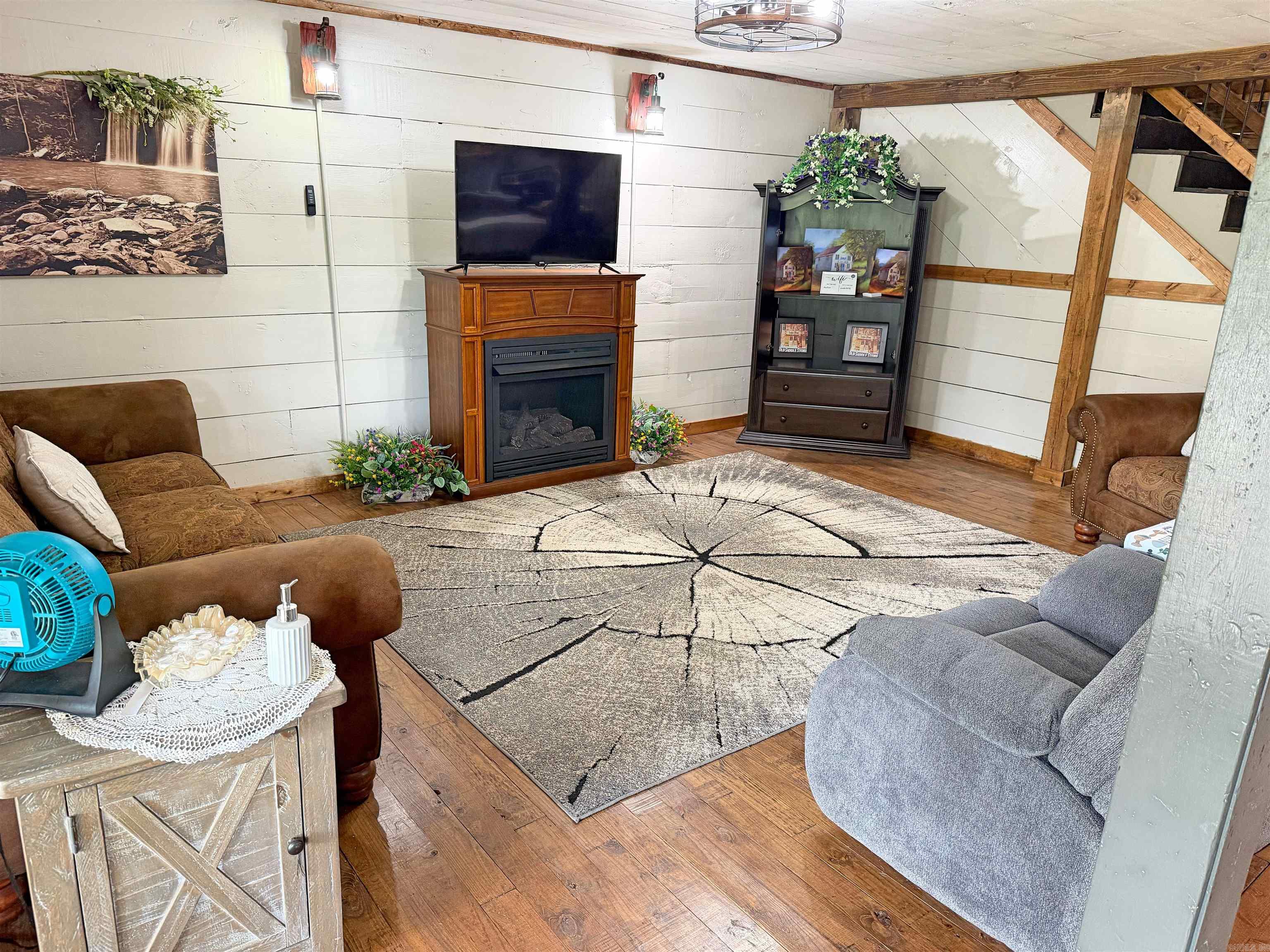 7541 Highway 289 N.  Mammoth Spring, AR