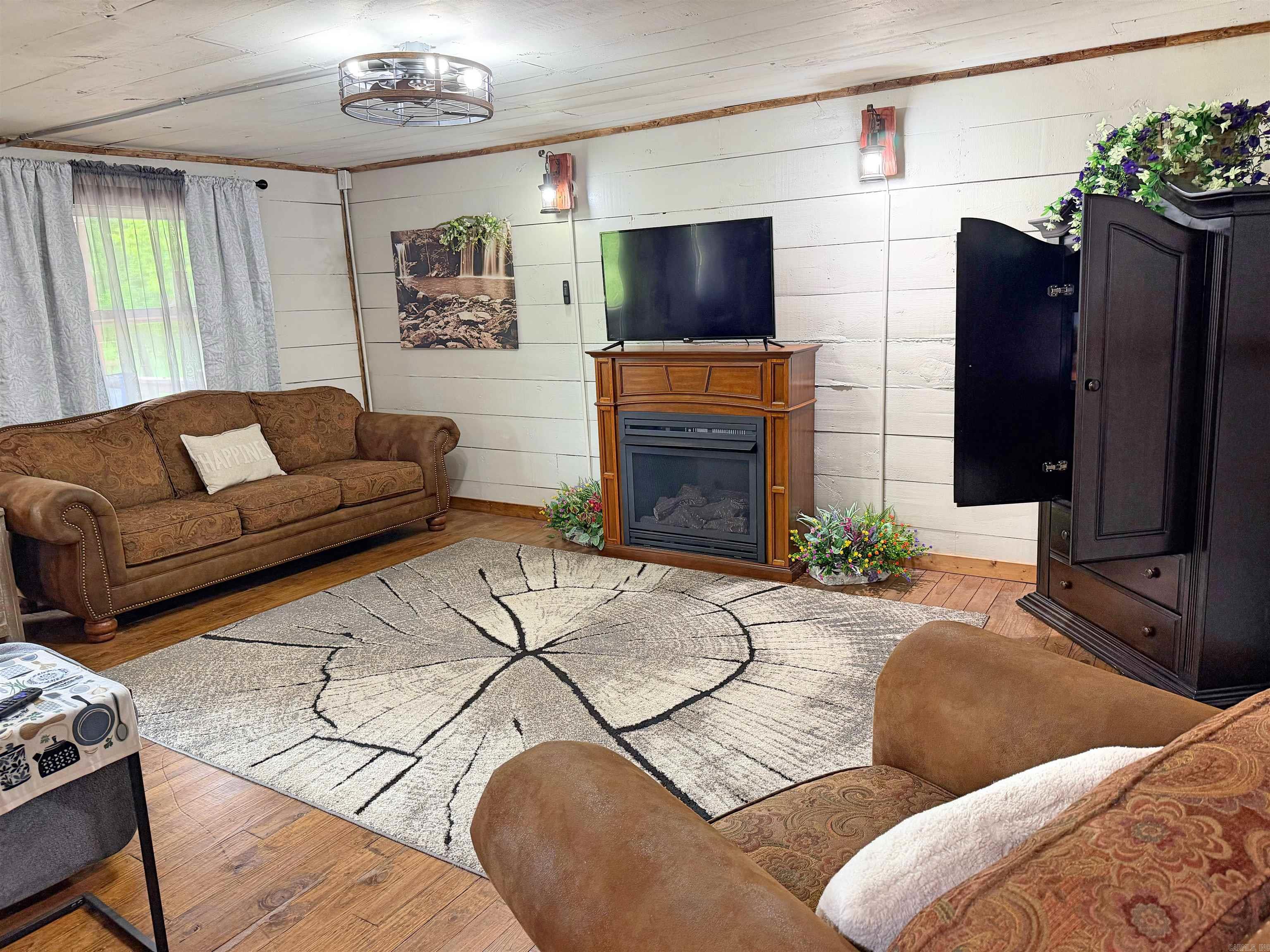 7541 Highway 289 N.  Mammoth Spring, AR