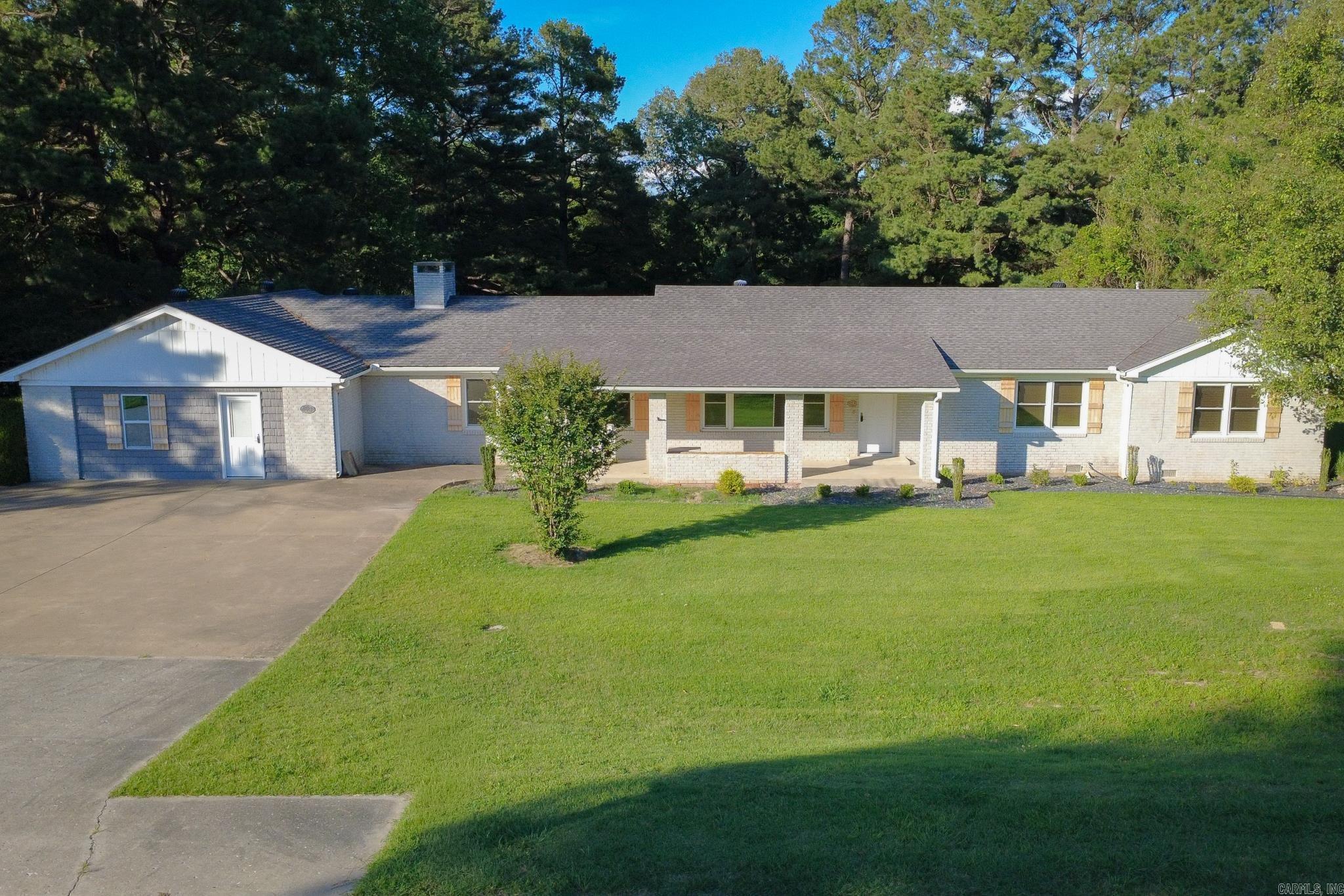 1287 W North  Piggott, AR