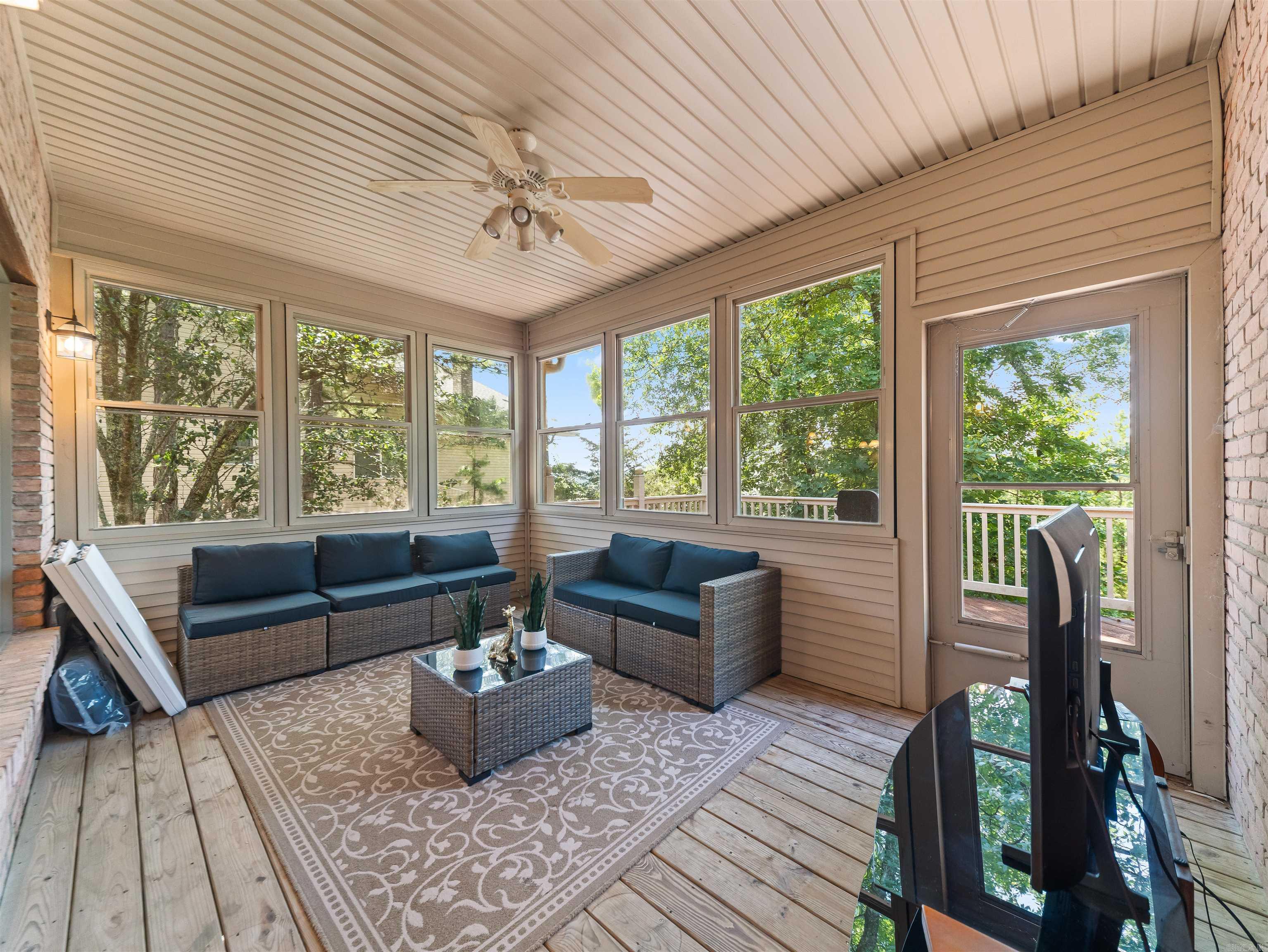 15 Lago Drive  Hot Springs Village, AR