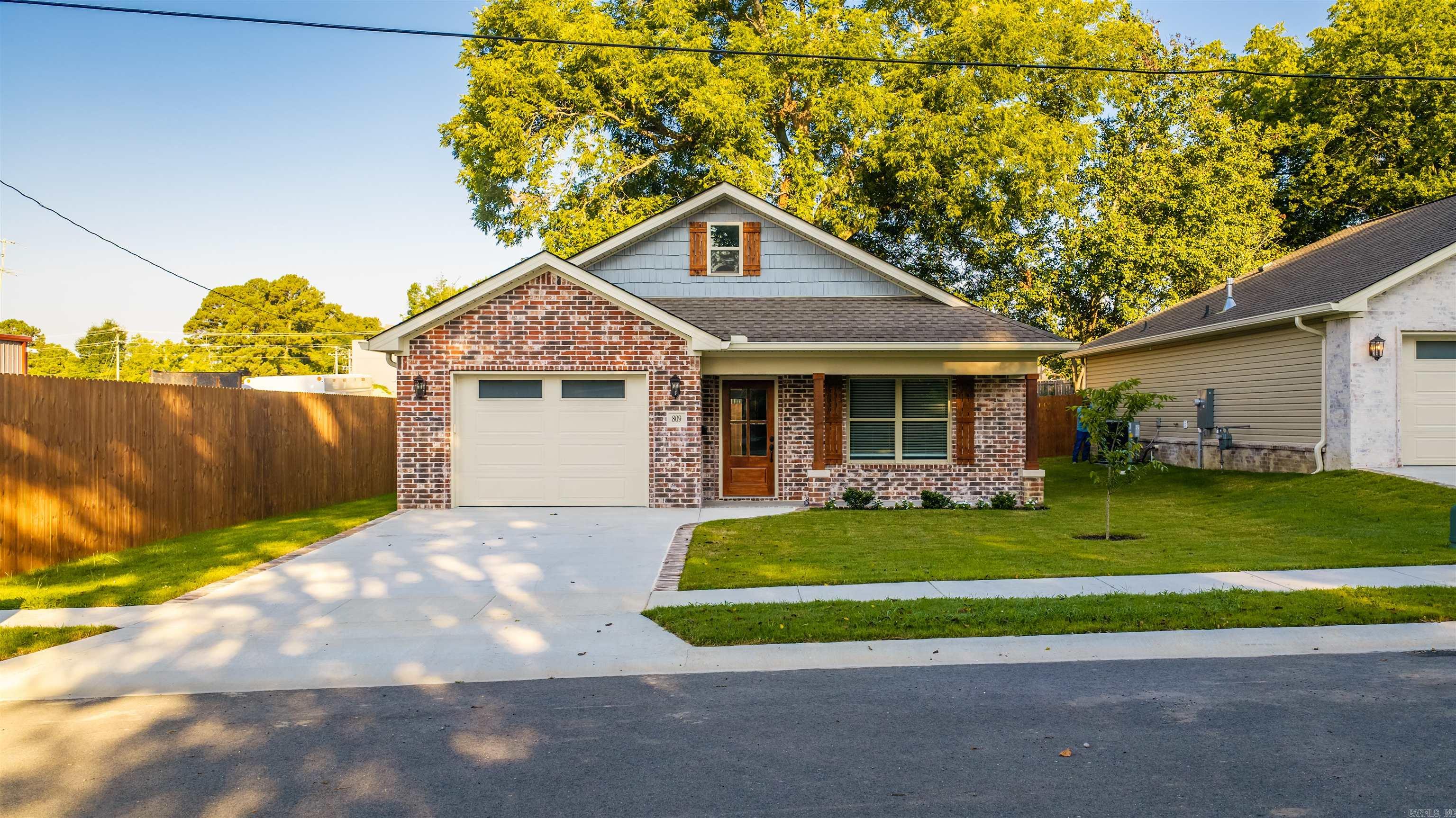 809 Pearl  Benton, AR