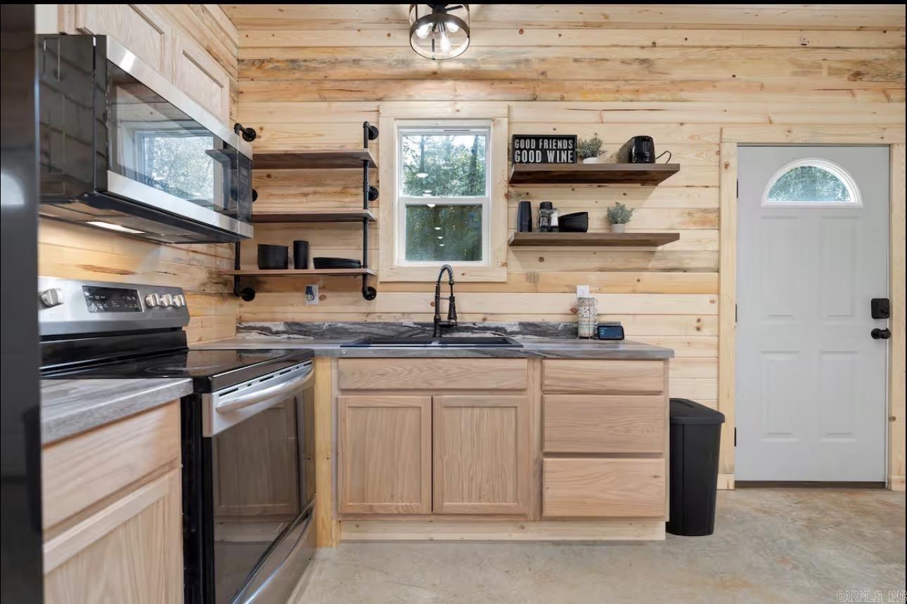 895 Pinterest Road  Hardy, AR