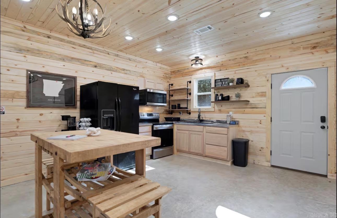 895 Pinterest Road  Hardy, AR