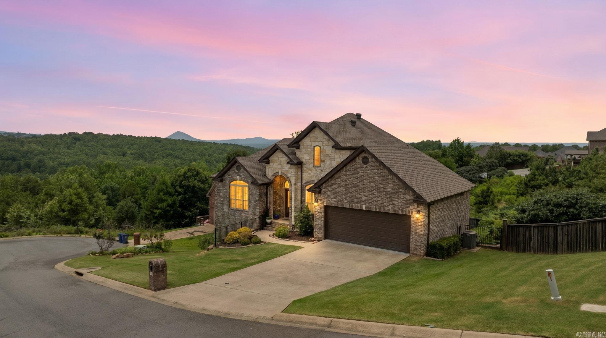 124 Crestview  Maumelle, AR