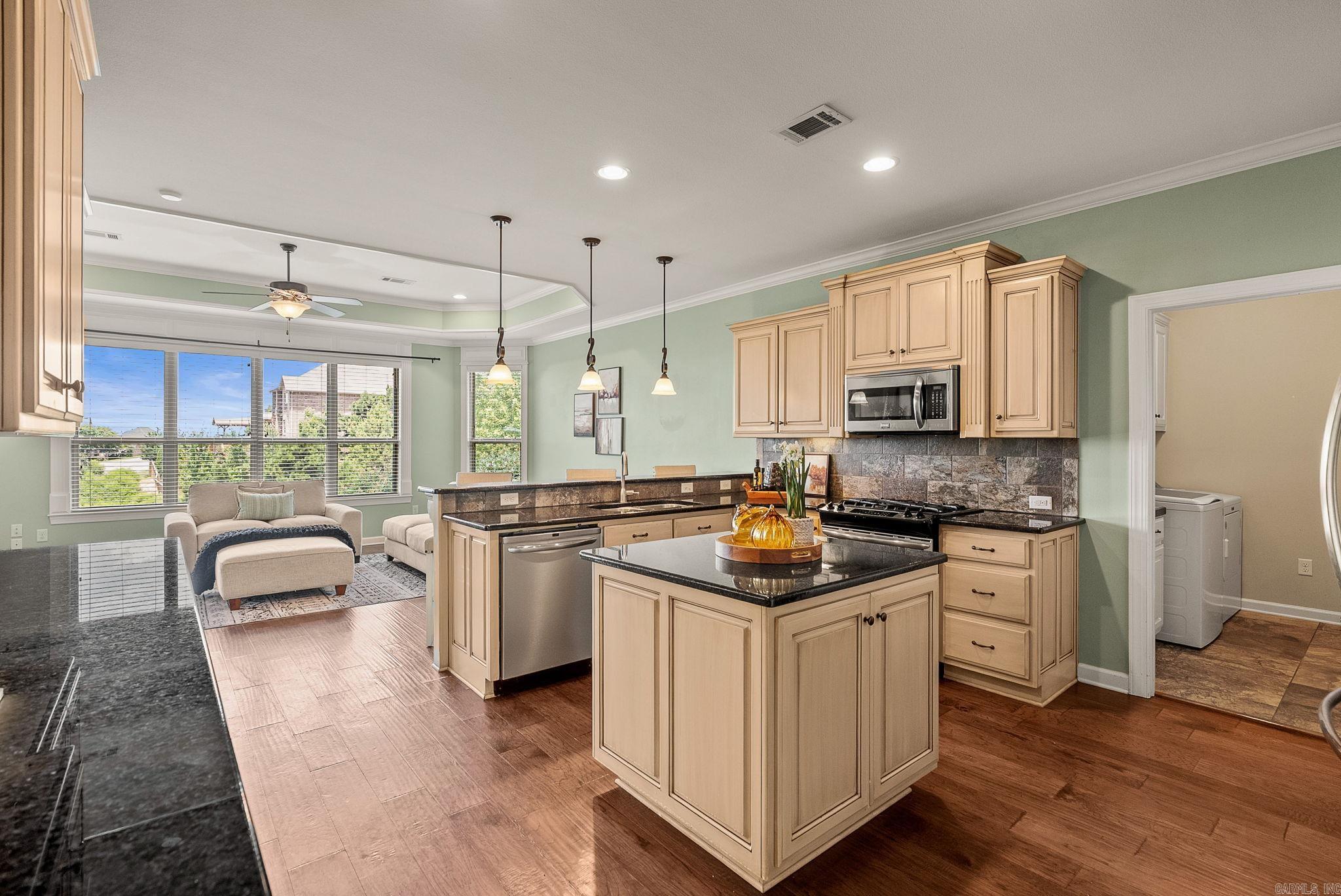 124 Crestview  Maumelle, AR