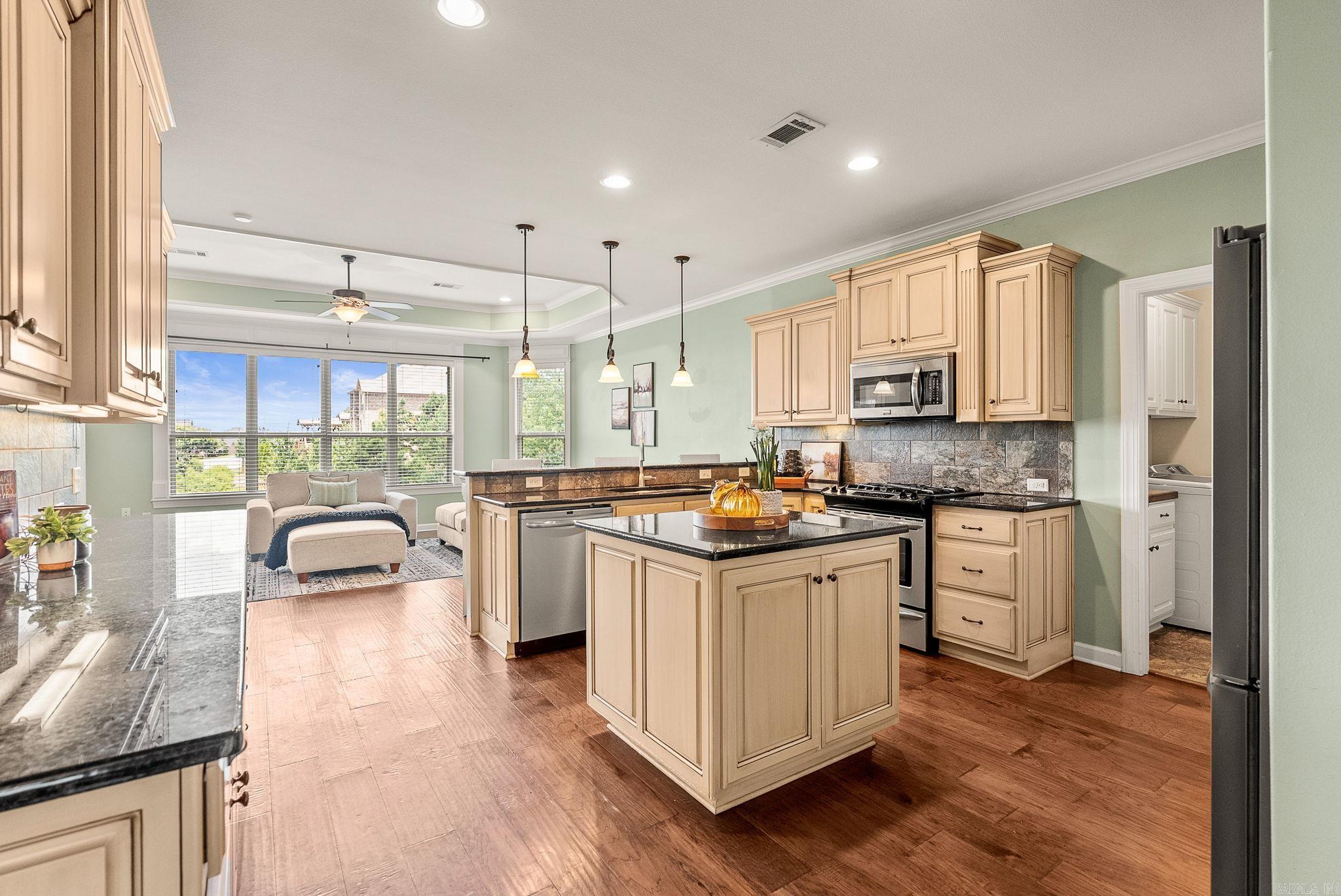 124 Crestview  Maumelle, AR