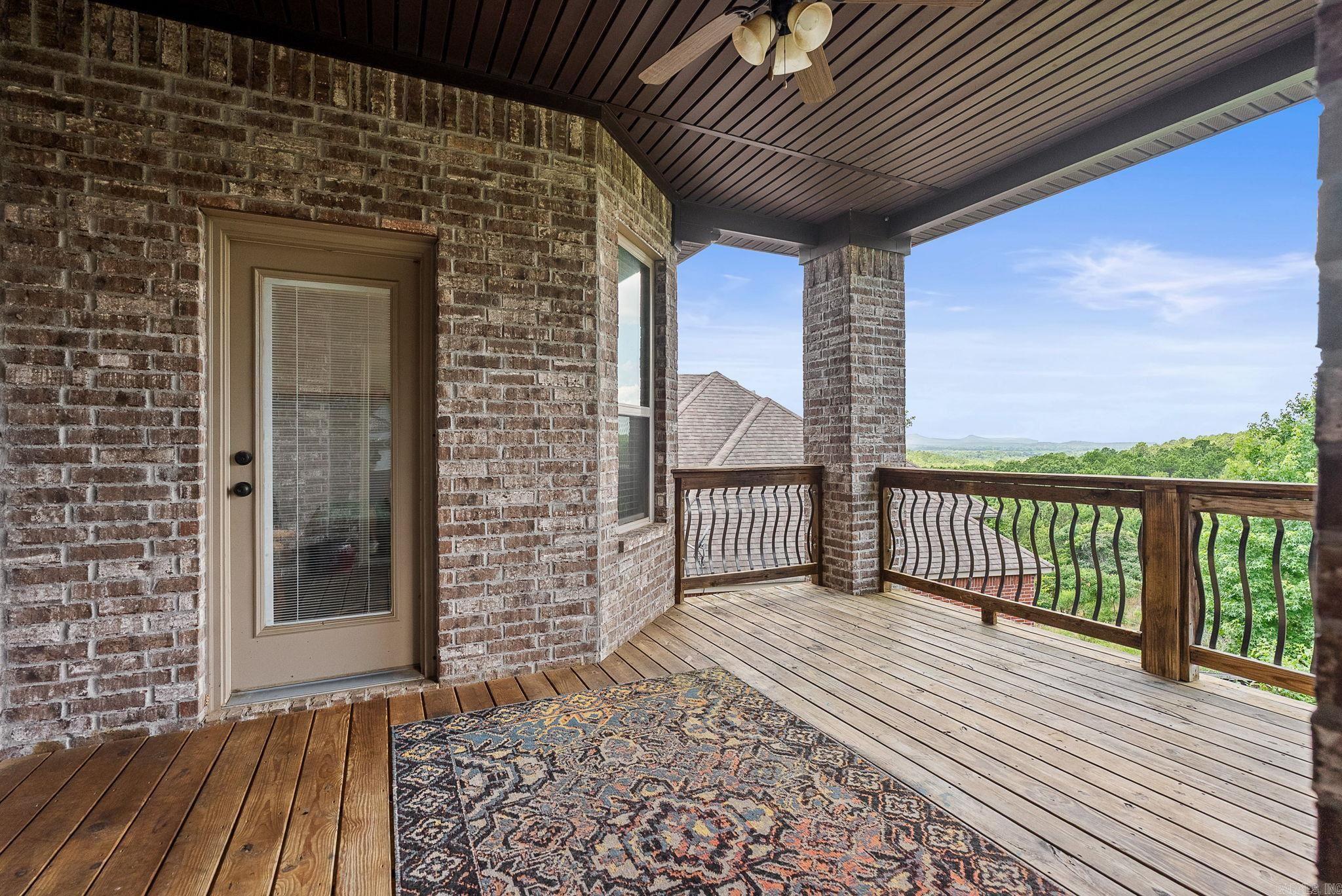 124 Crestview  Maumelle, AR