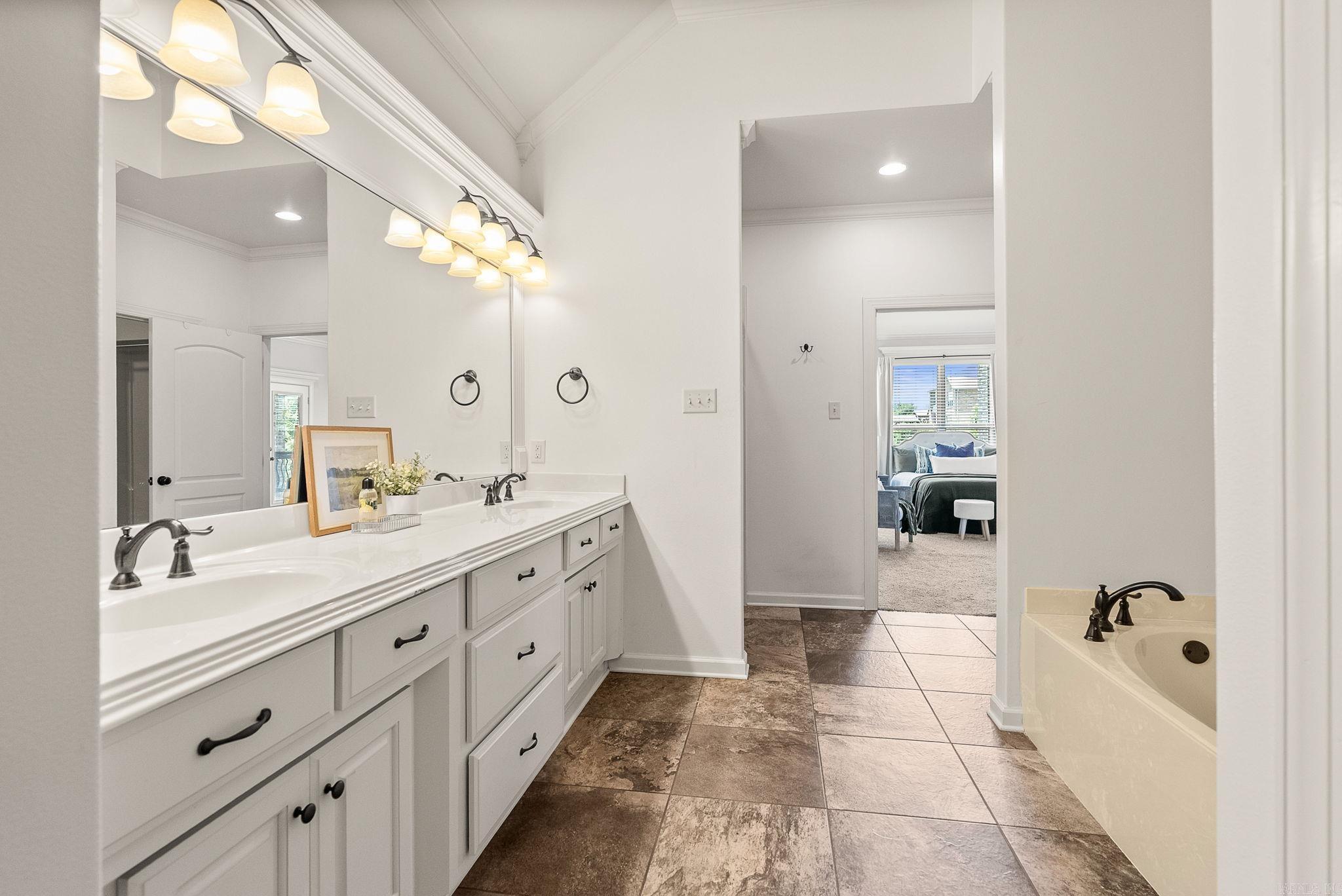 124 Crestview  Maumelle, AR
