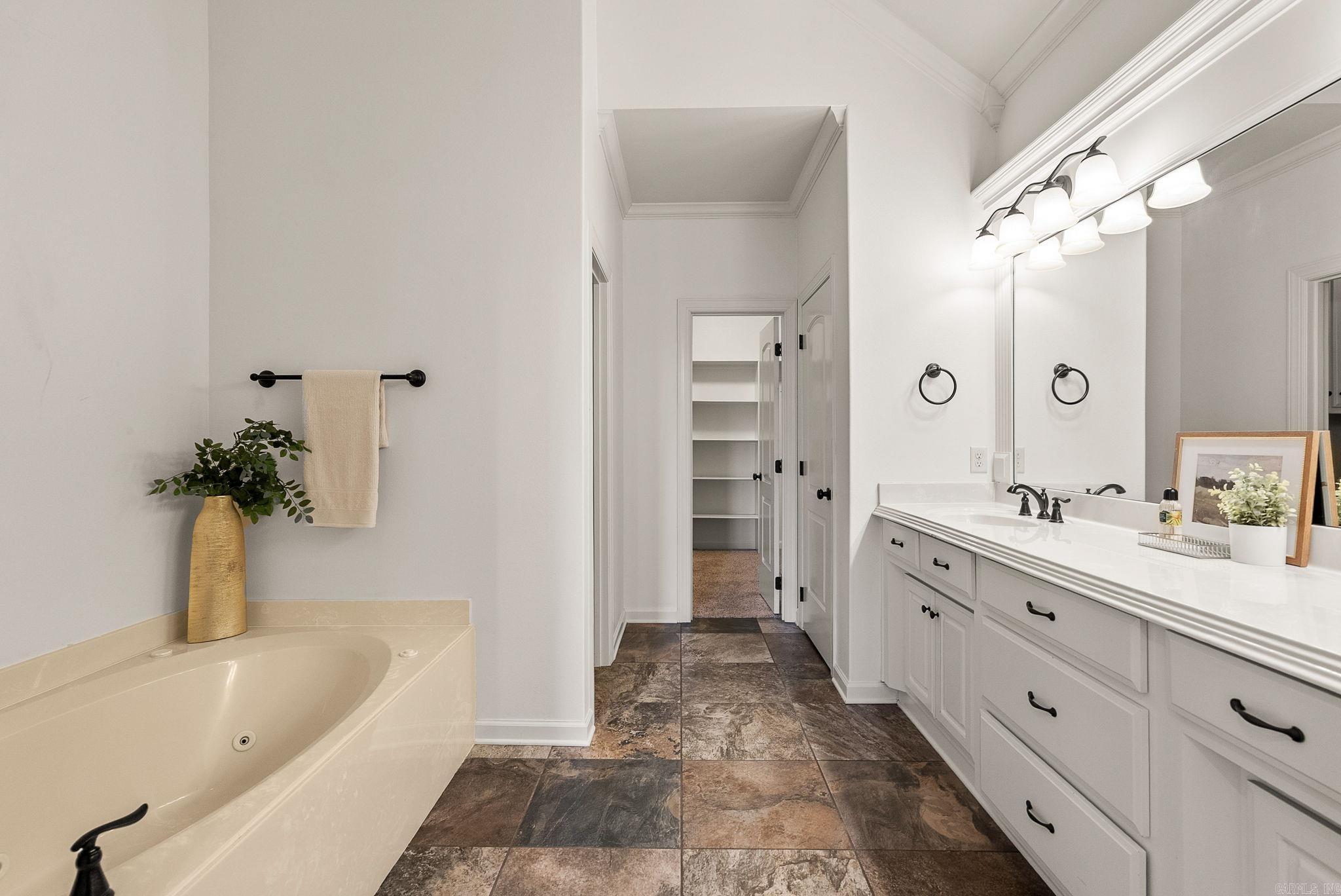 124 Crestview  Maumelle, AR