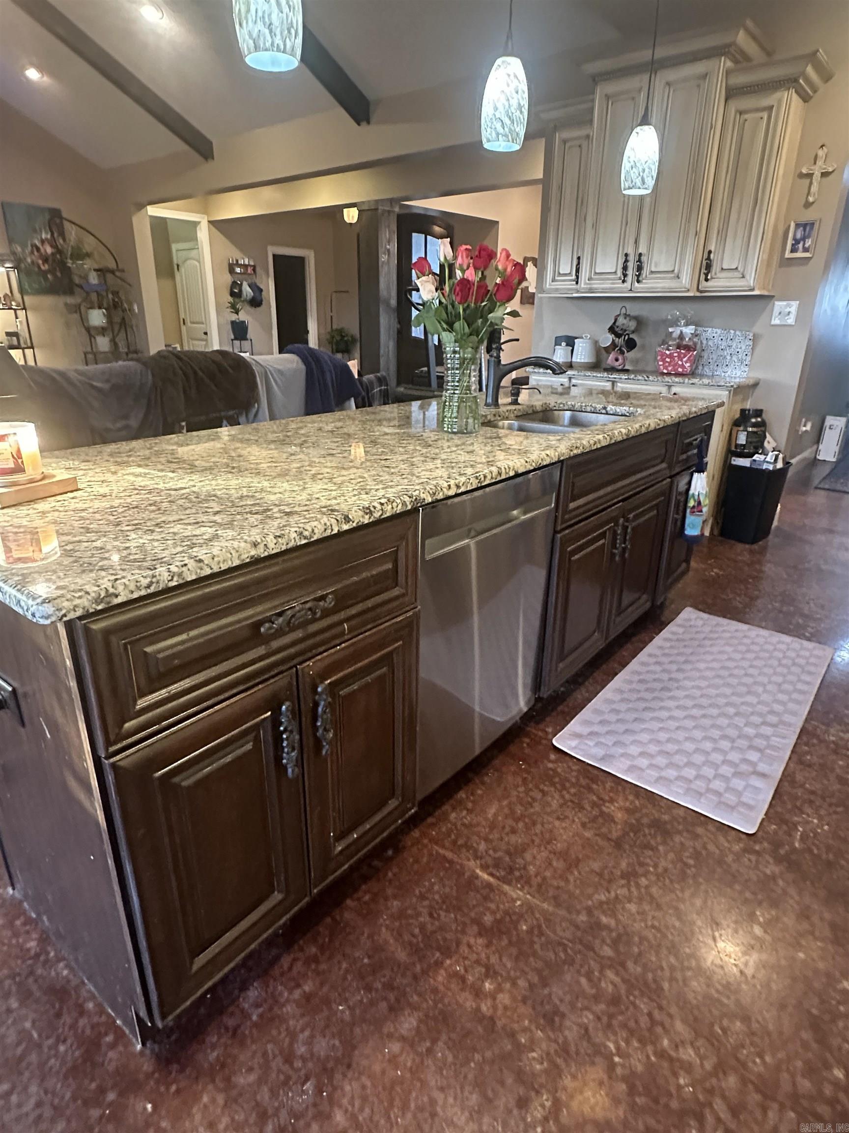 422 W State  Caraway, AR