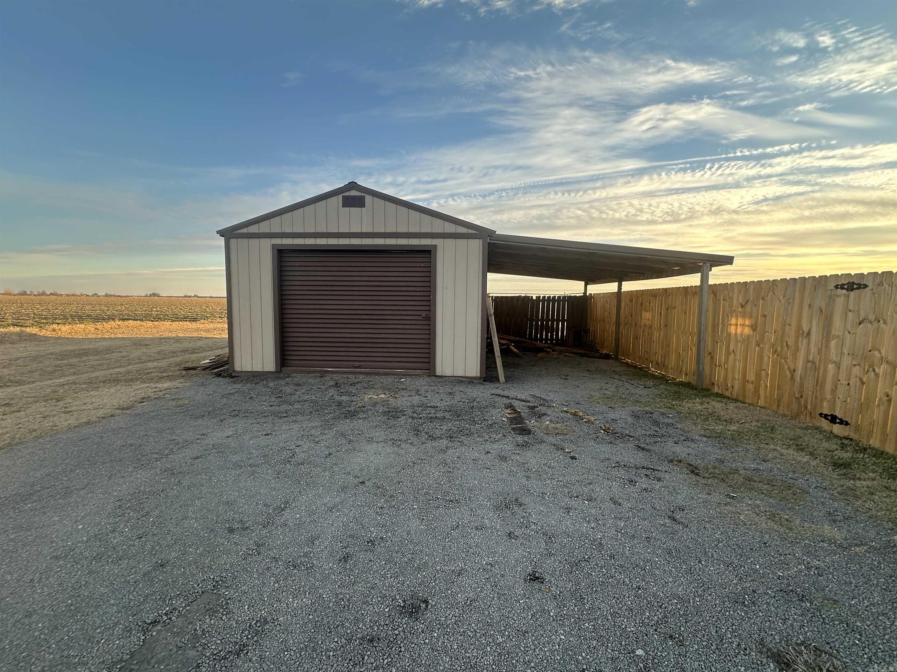 422 W State  Caraway, AR